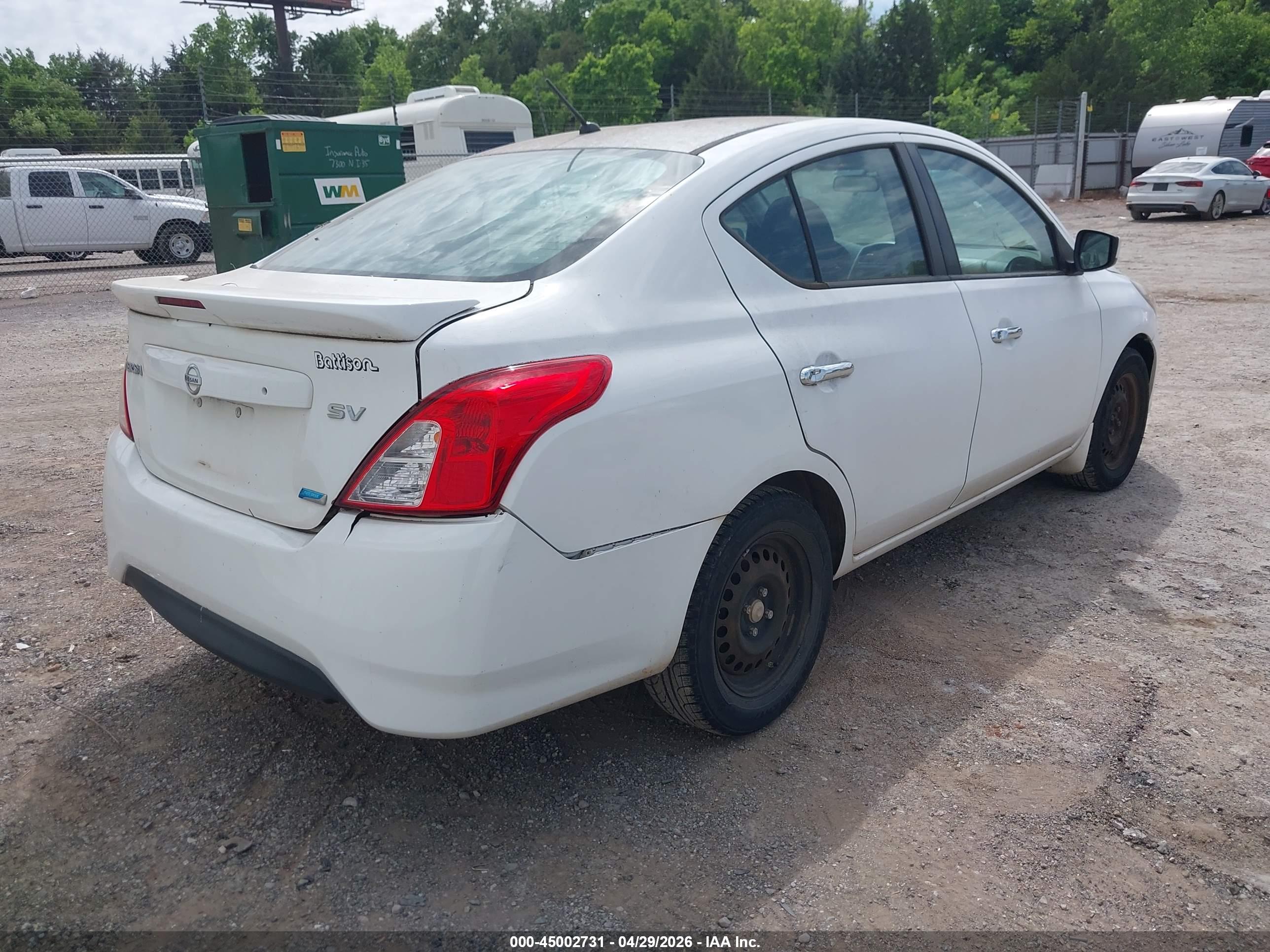 NISSAN VERSA image 4