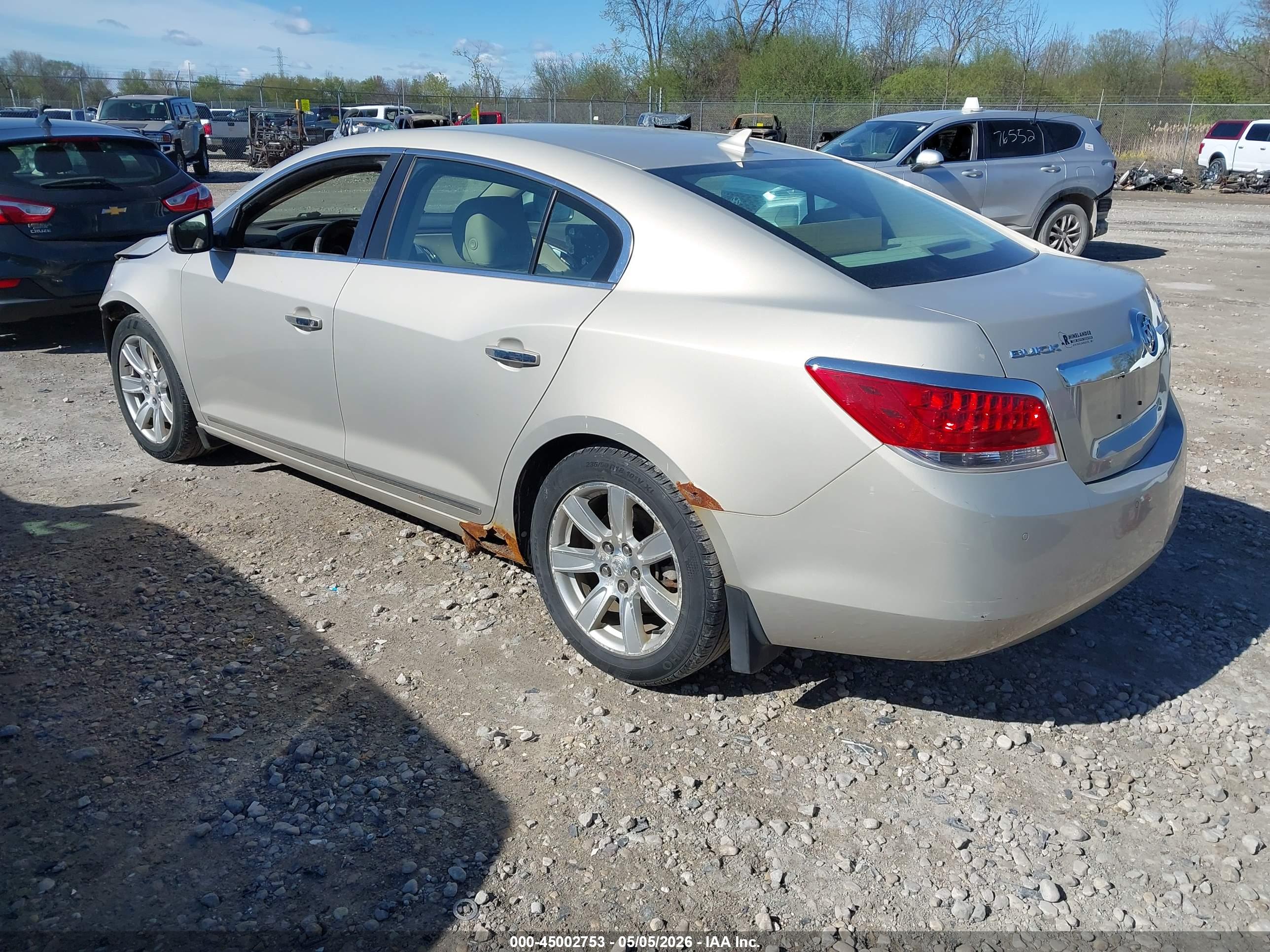 BUICK LACROSSE image 3