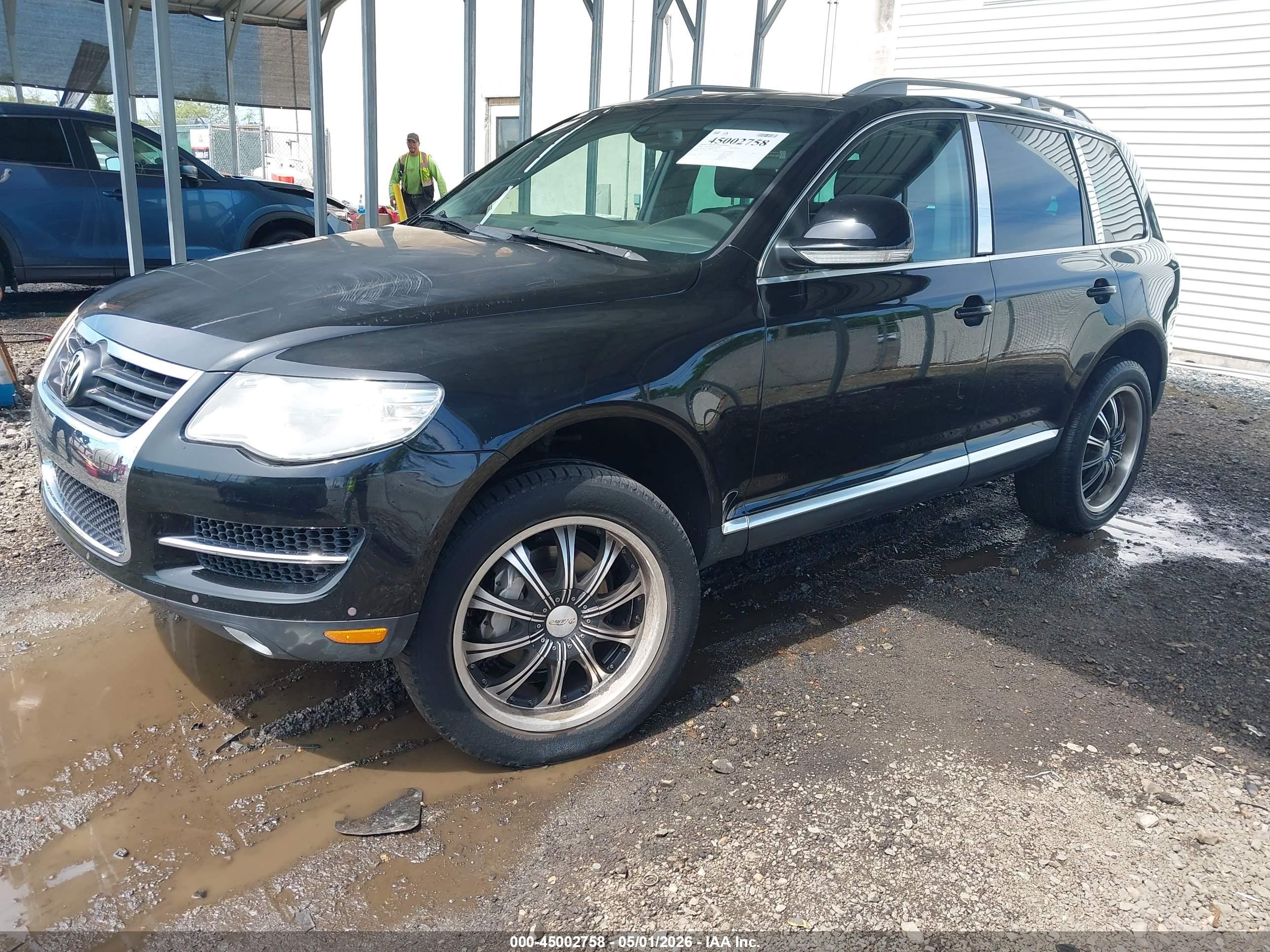 VOLKSWAGEN TOUAREG image 2