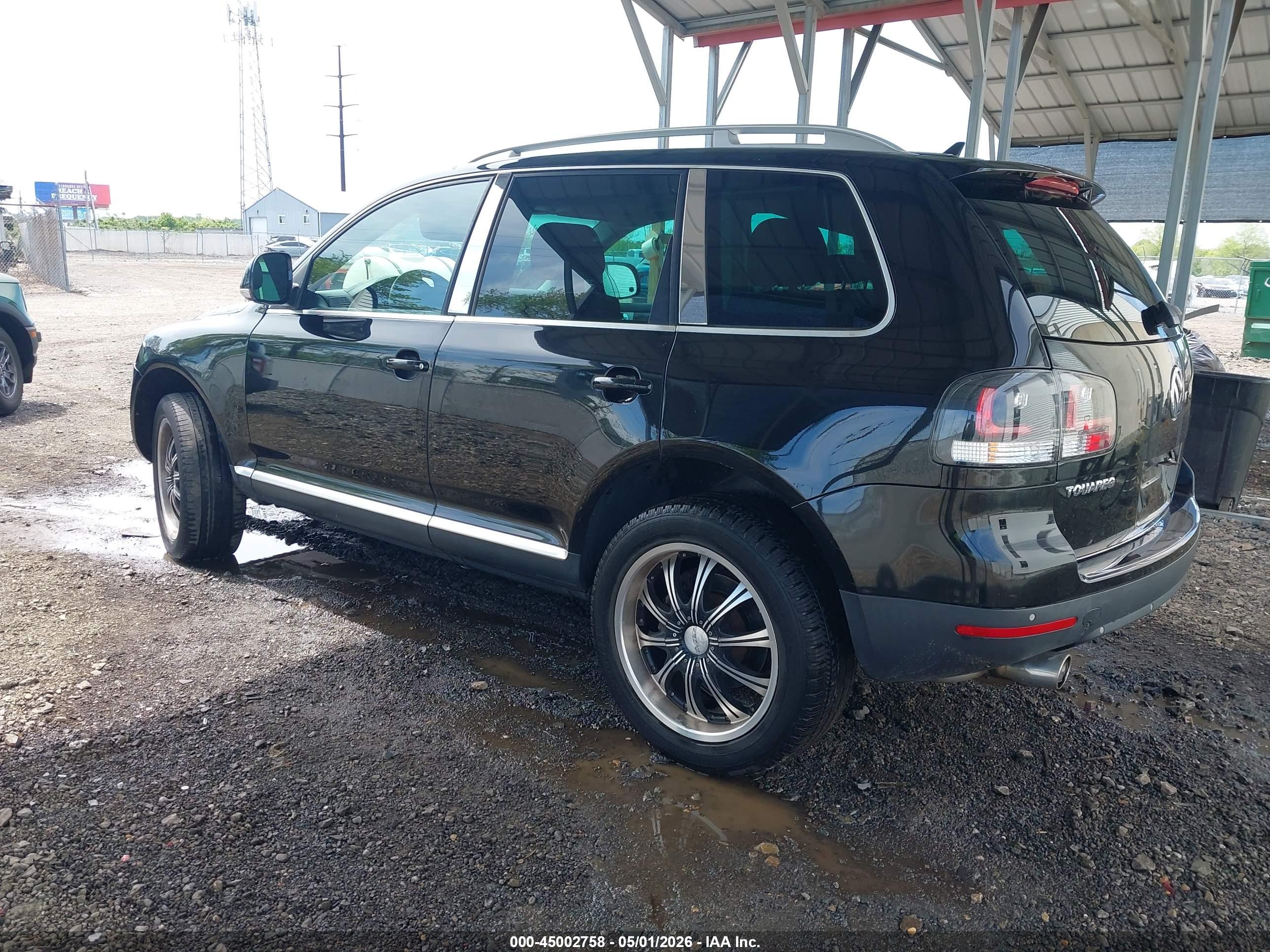 VOLKSWAGEN TOUAREG image 3