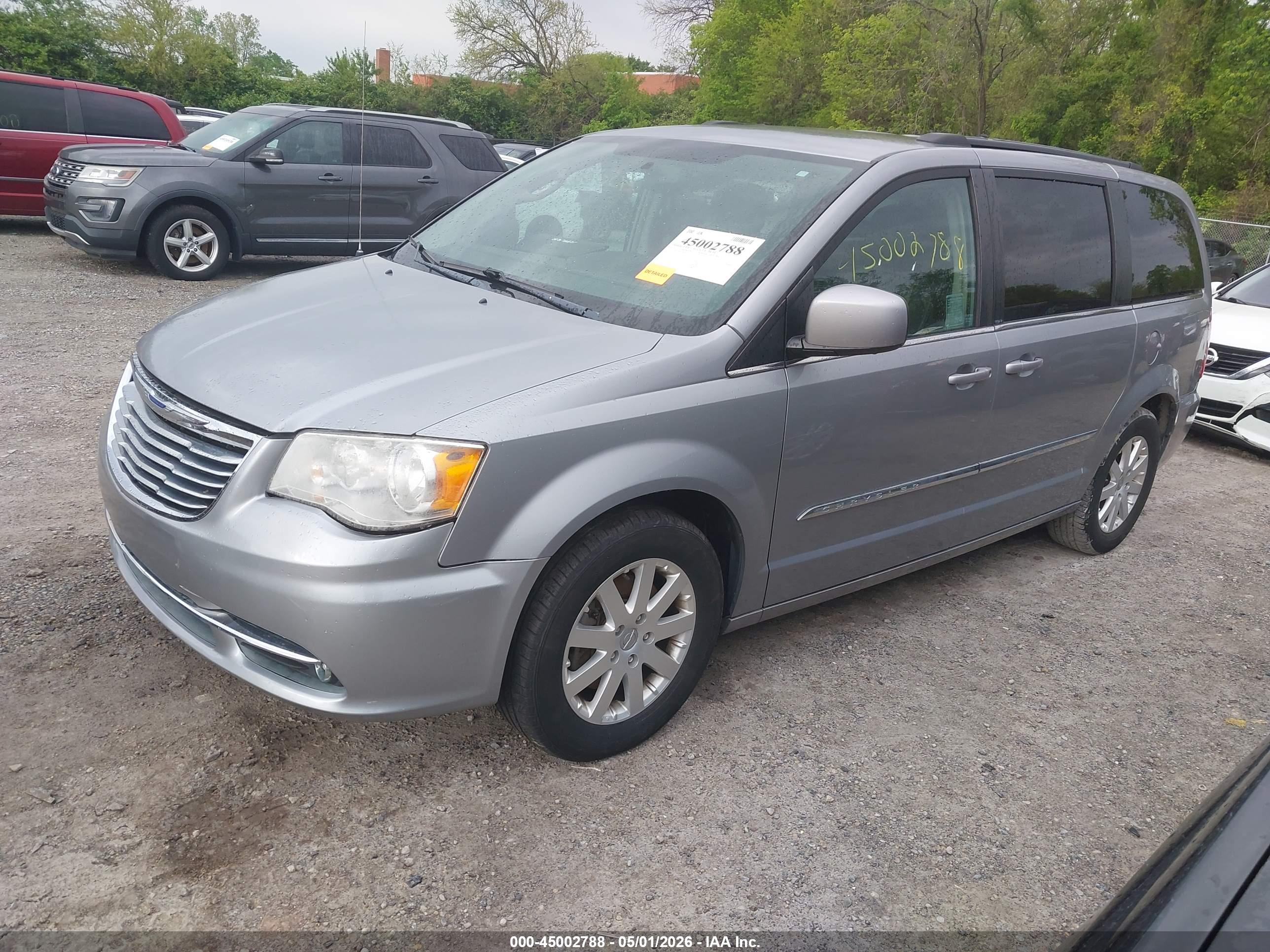 CHRYSLER TOWN image 2
