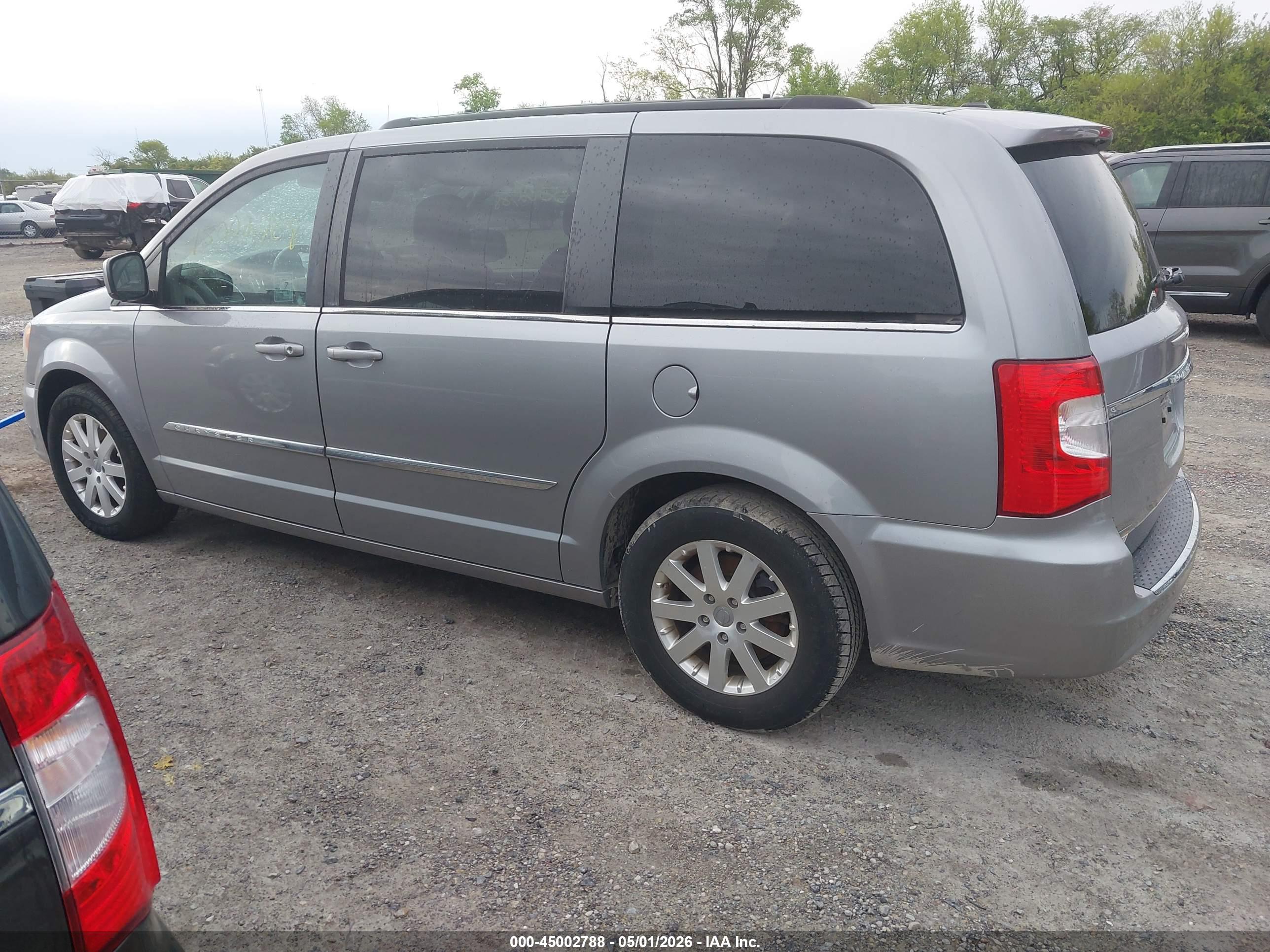 CHRYSLER TOWN image 3