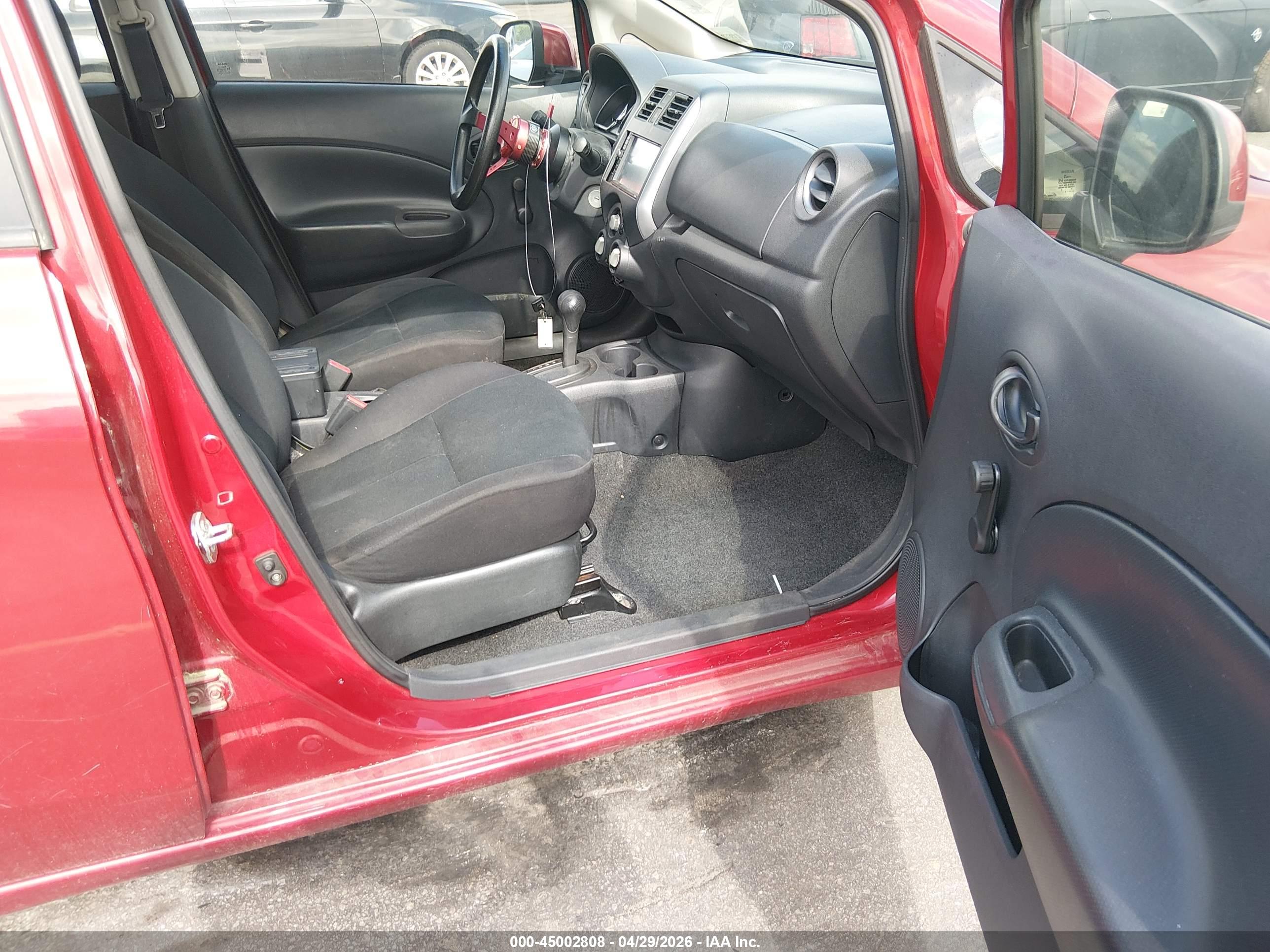 NISSAN VERSA image 5