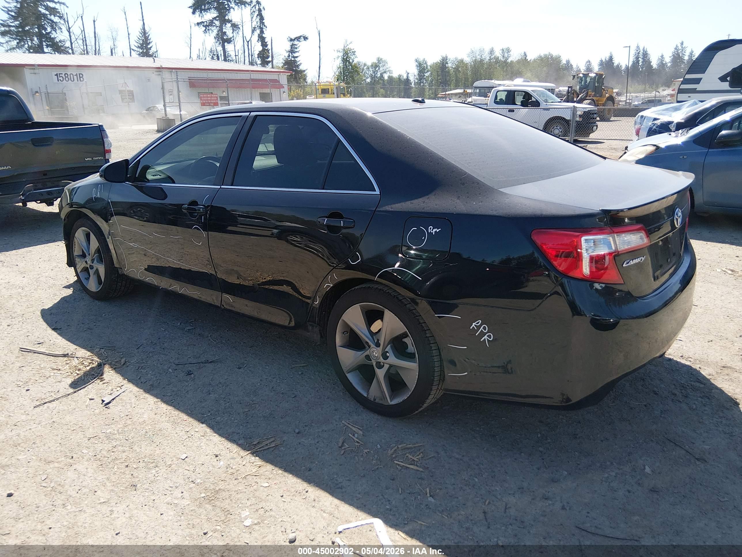TOYOTA CAMRY image 3