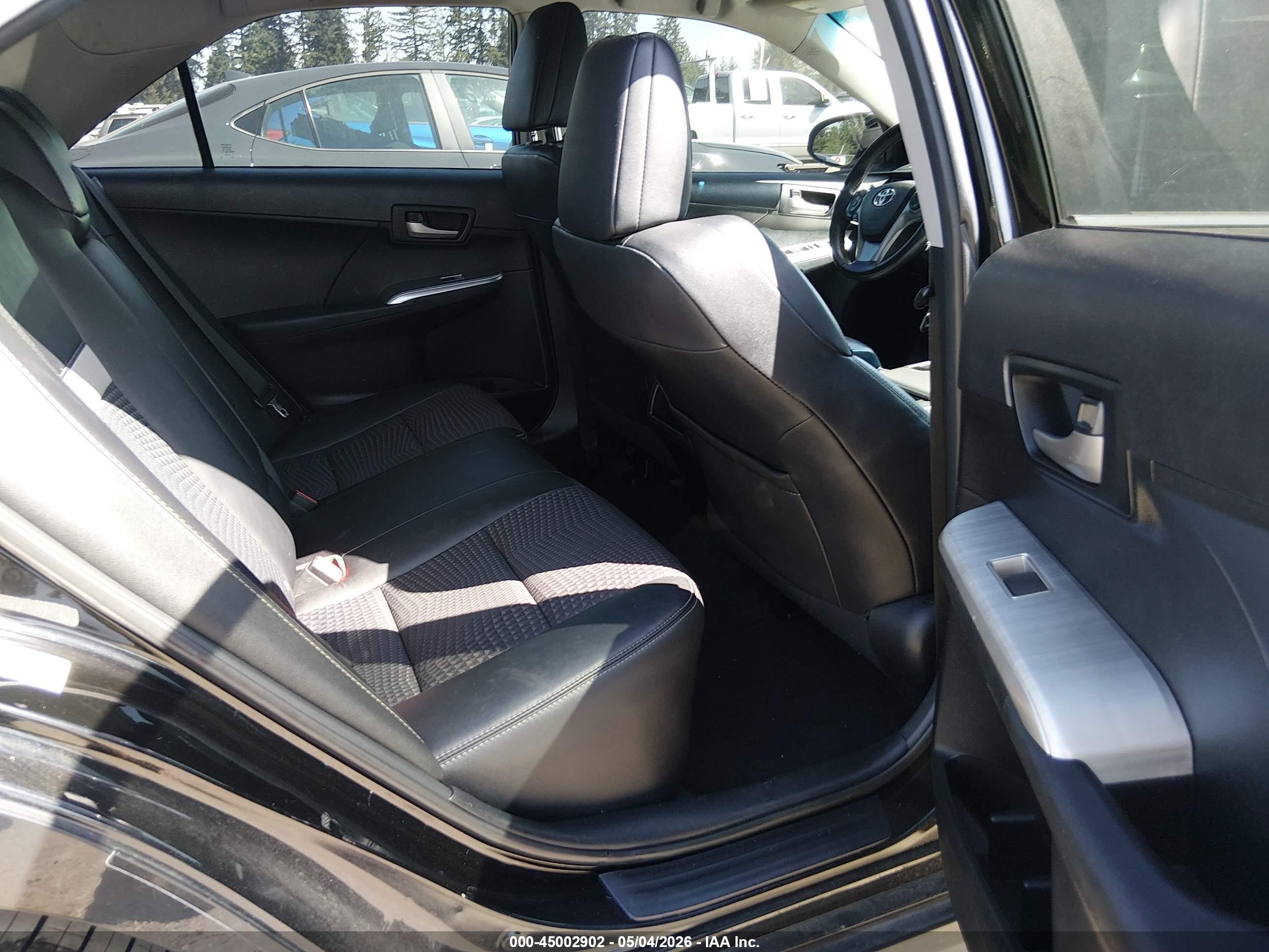 TOYOTA CAMRY image 8