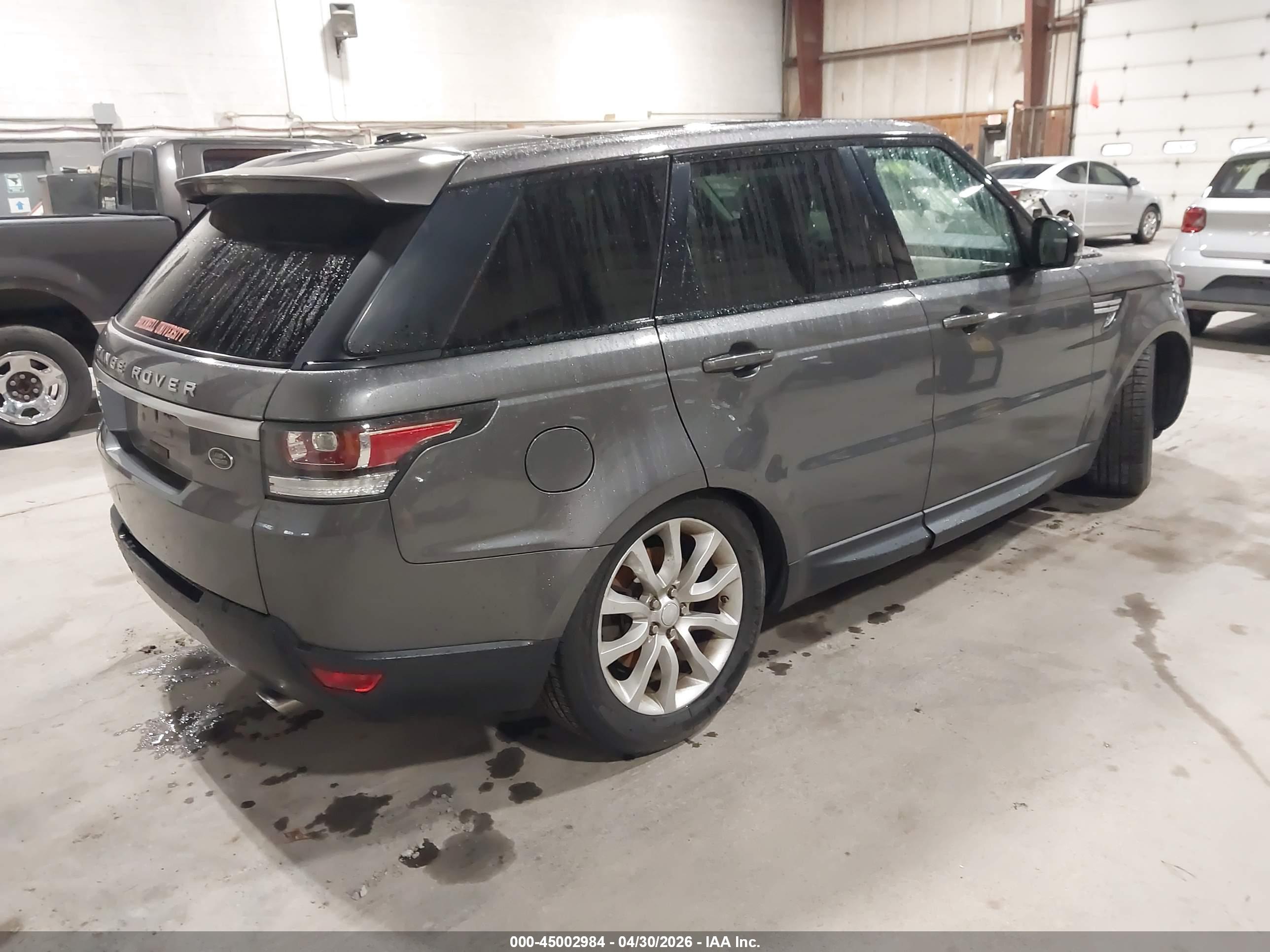 LAND ROVER image 4