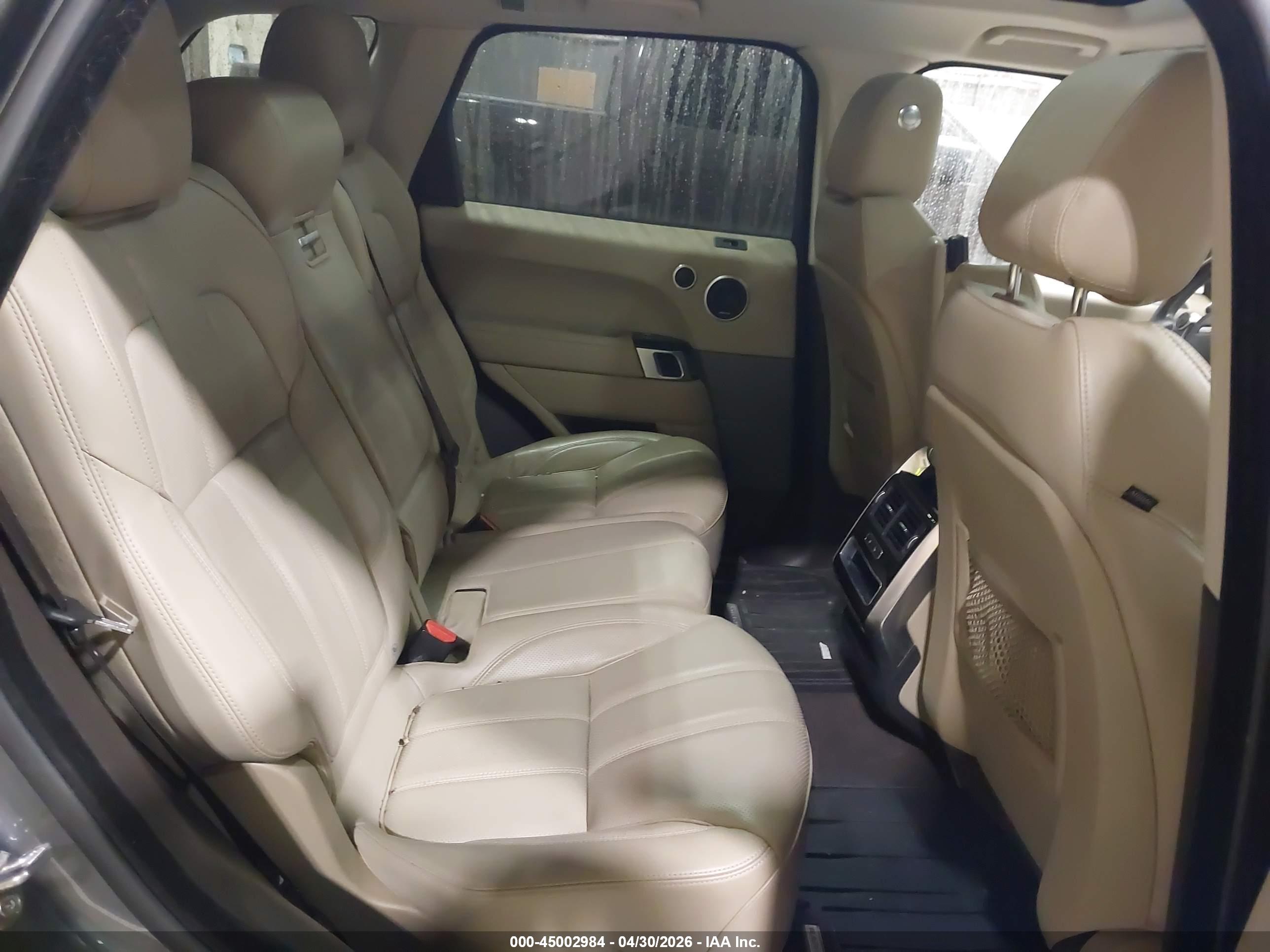 LAND ROVER image 8