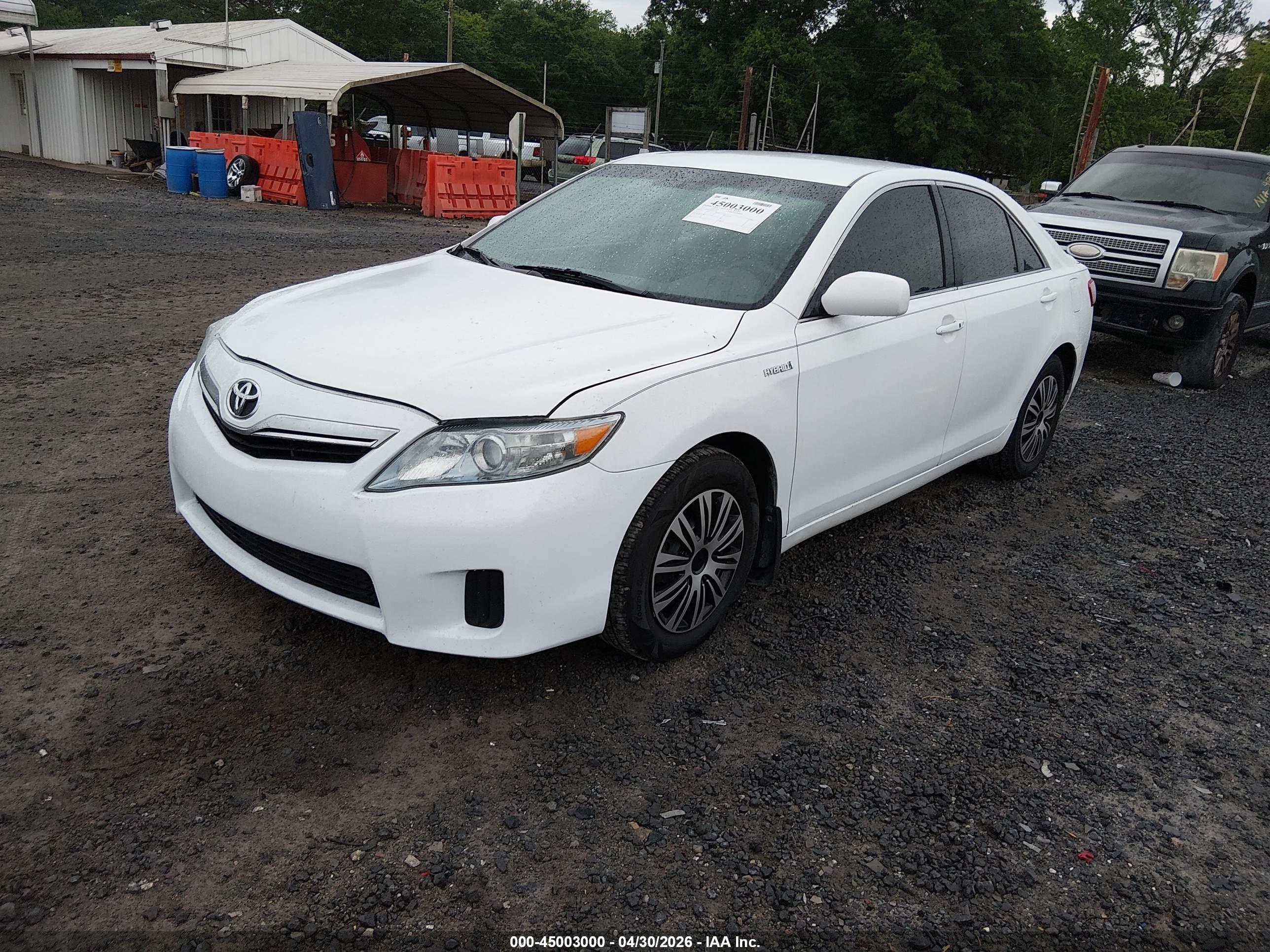 TOYOTA CAMRY image 2