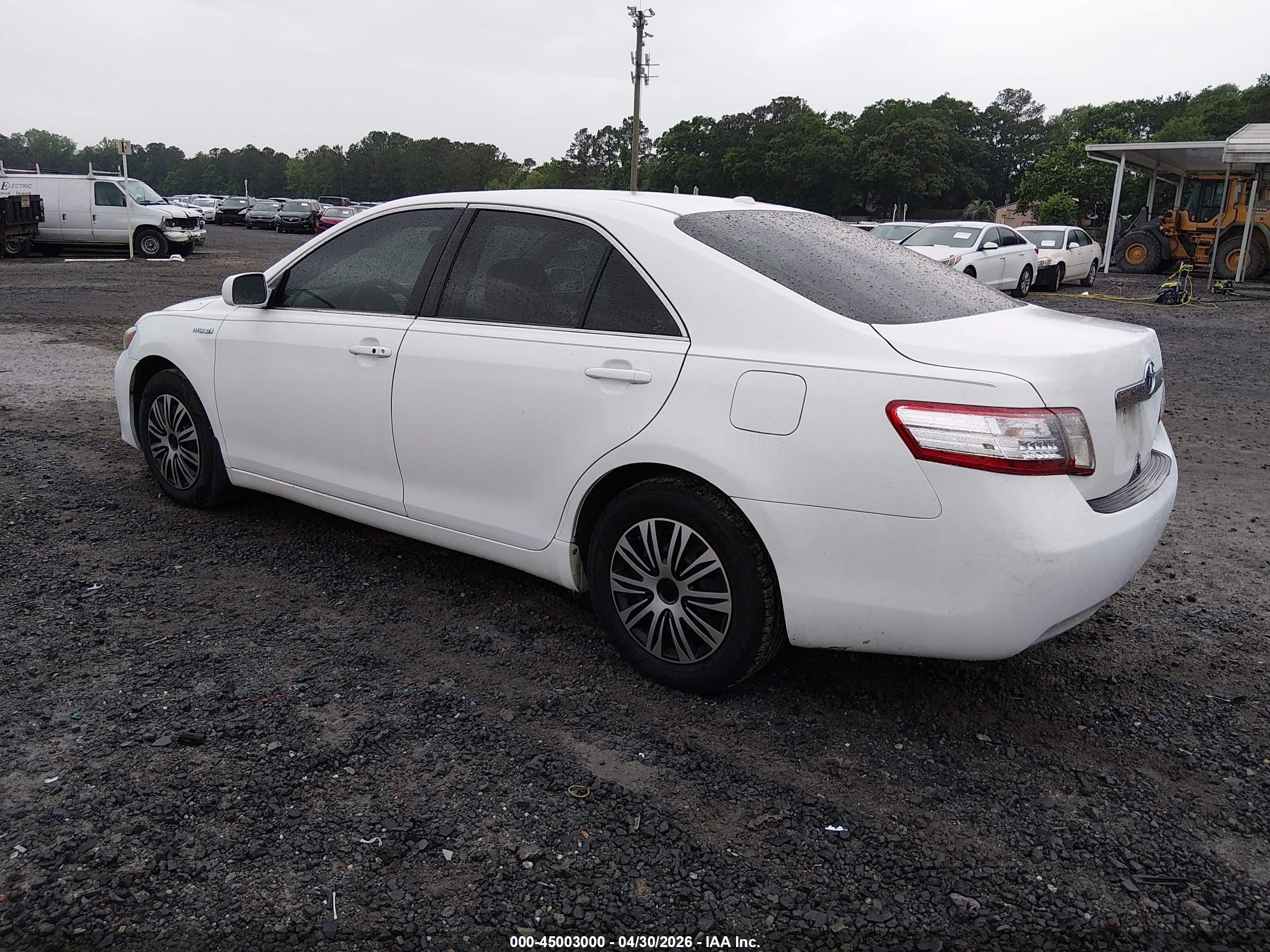 TOYOTA CAMRY image 3