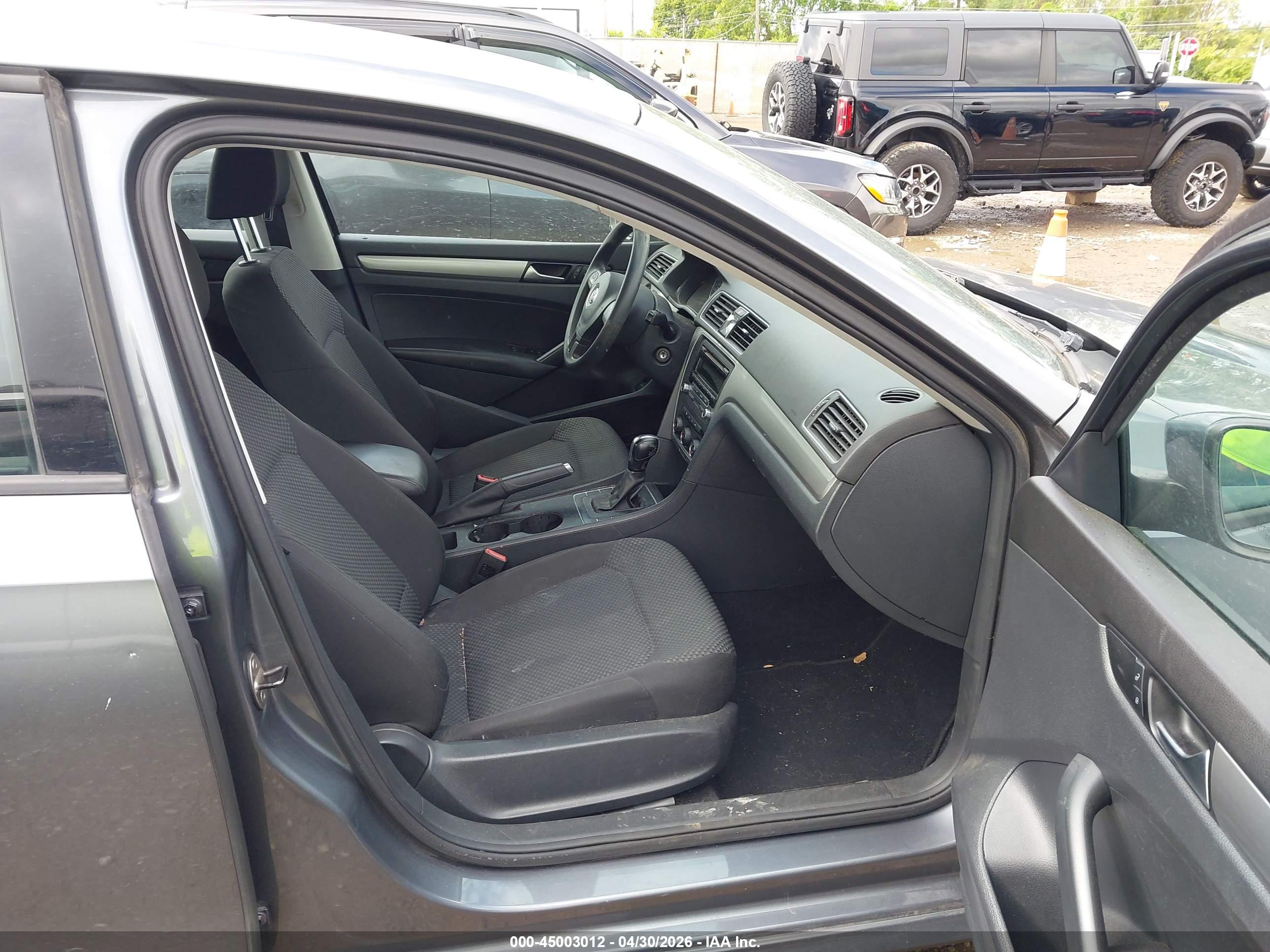 VOLKSWAGEN PASSAT image 5