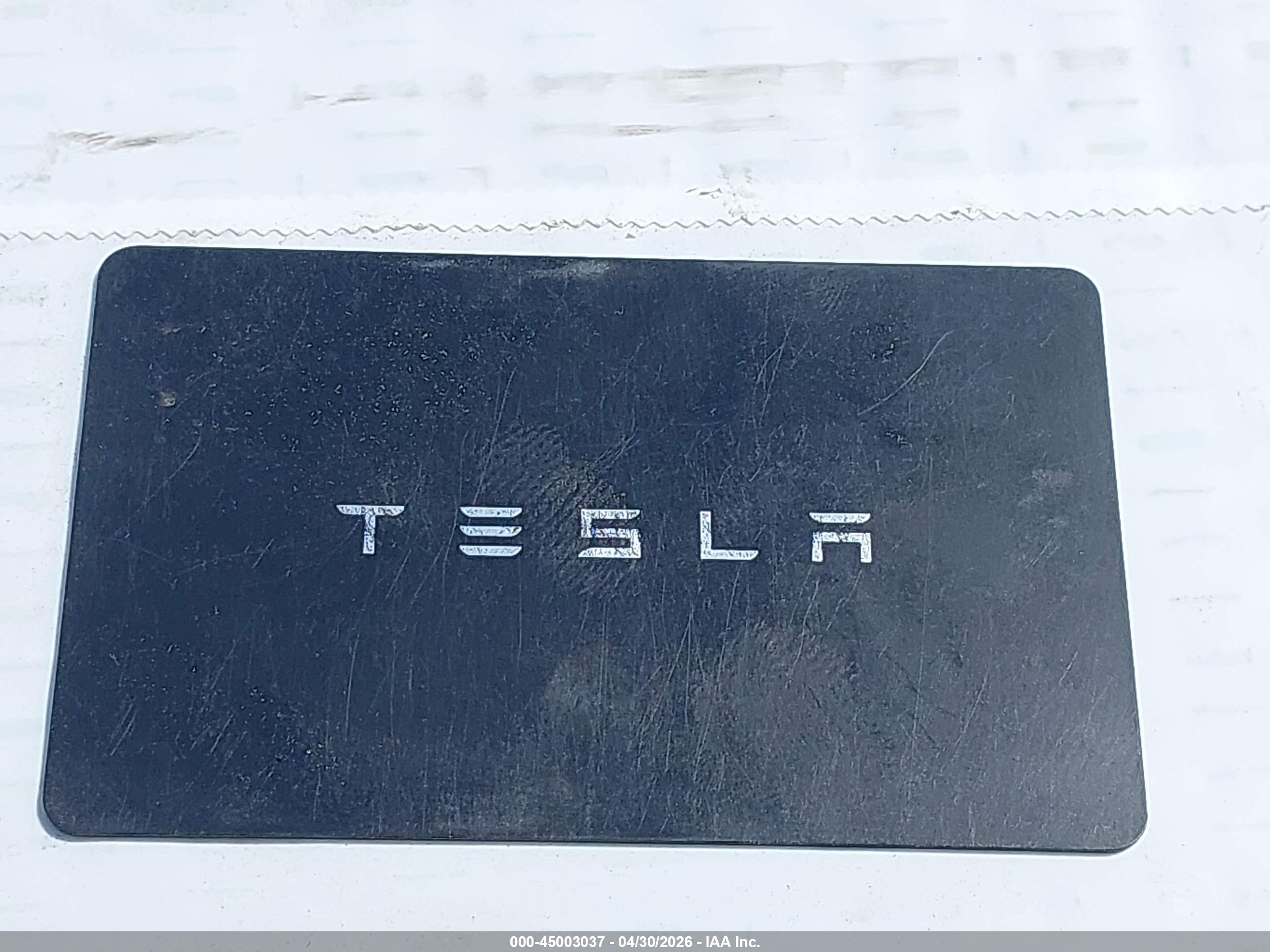 TESLA MODEL image 11
