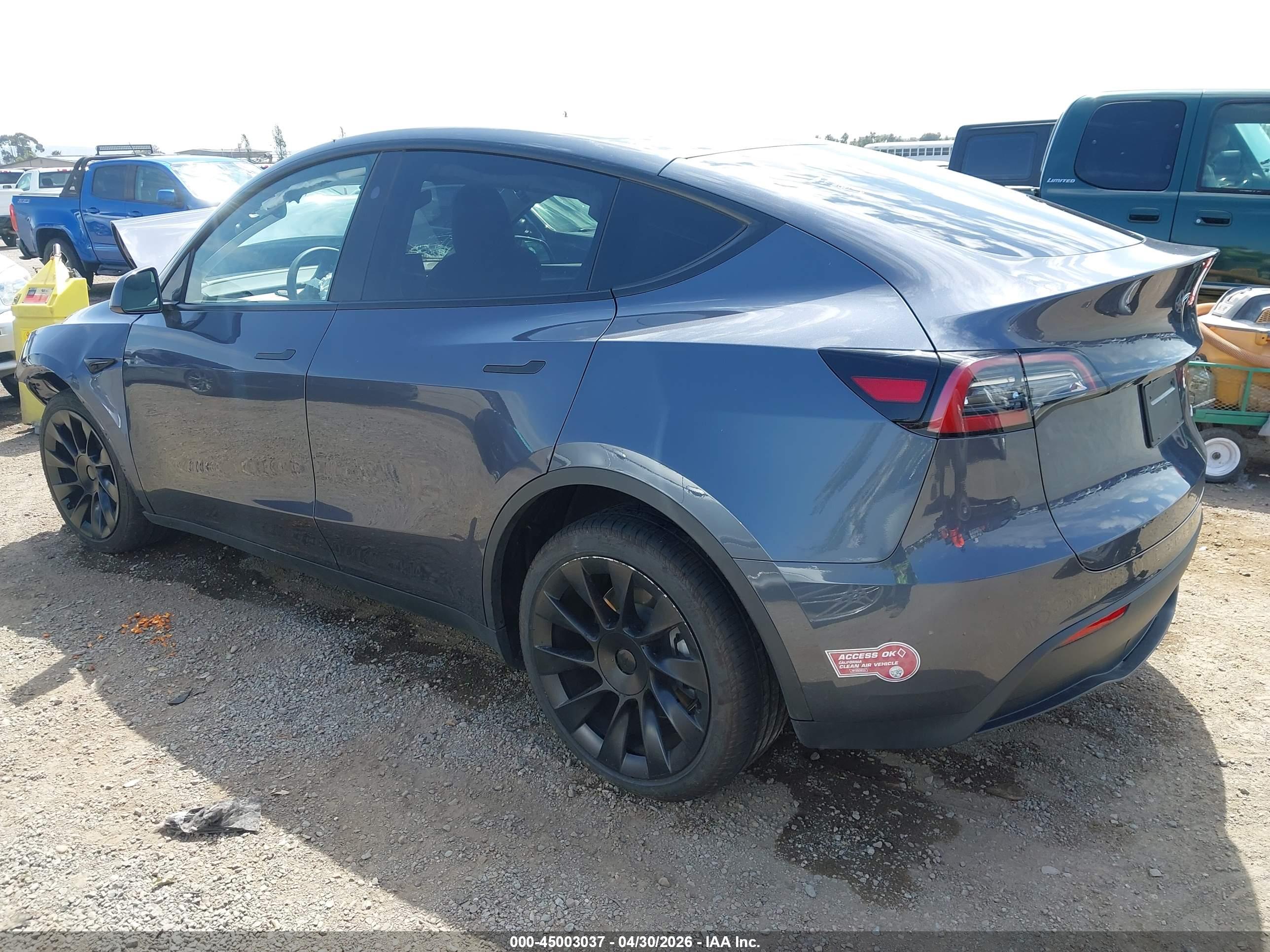 TESLA MODEL image 3