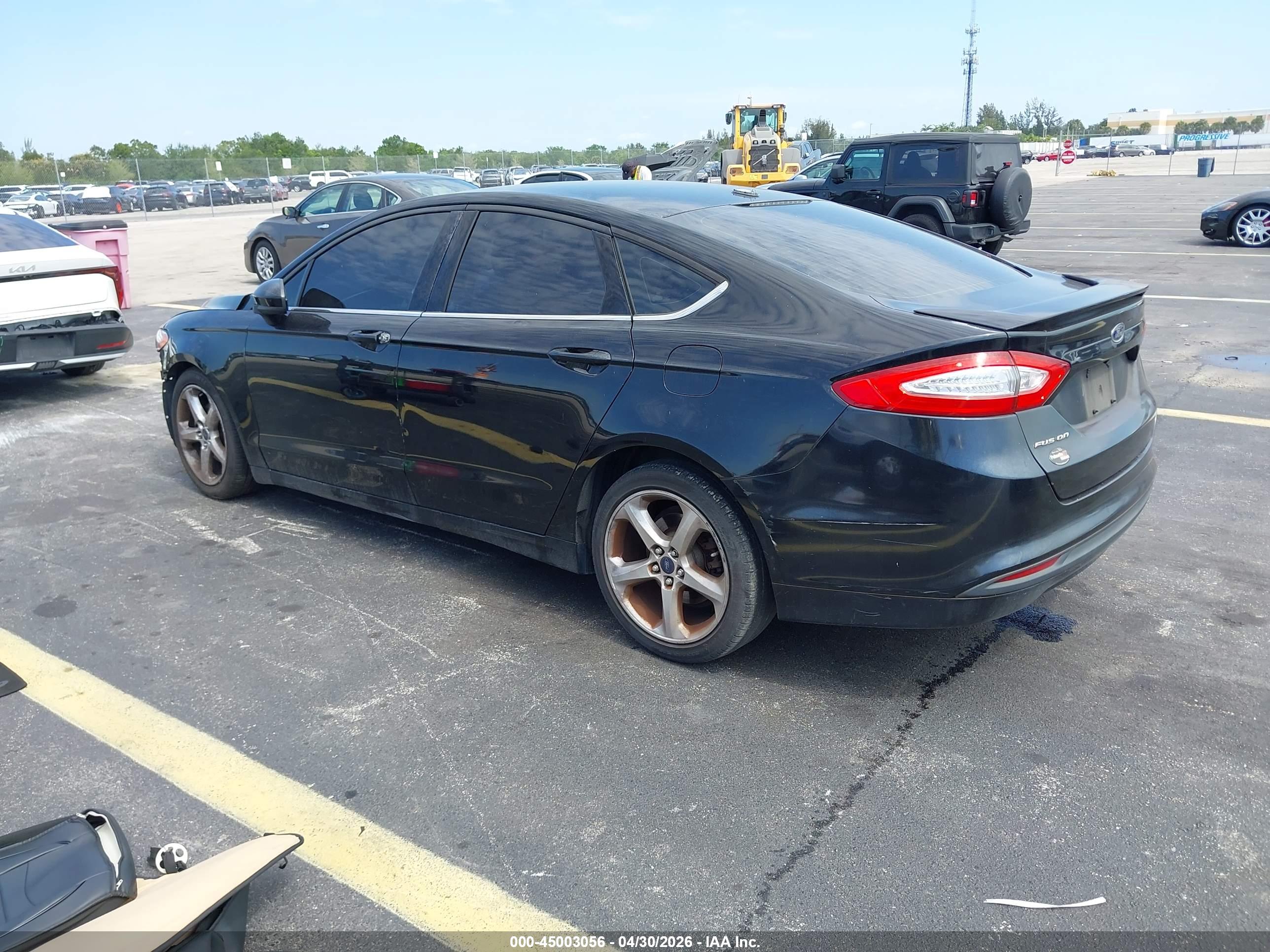 FORD FUSION image 3