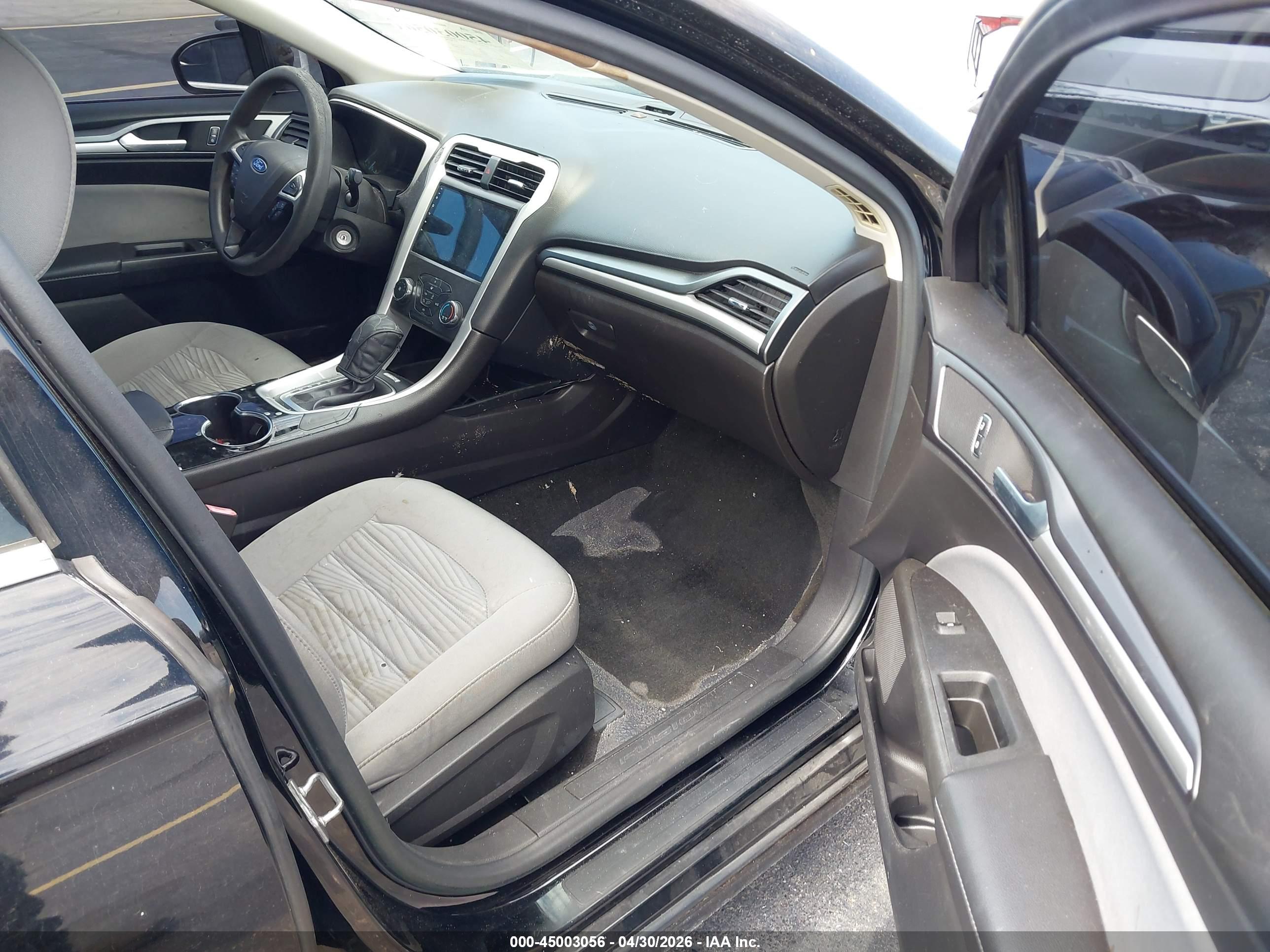 FORD FUSION image 5