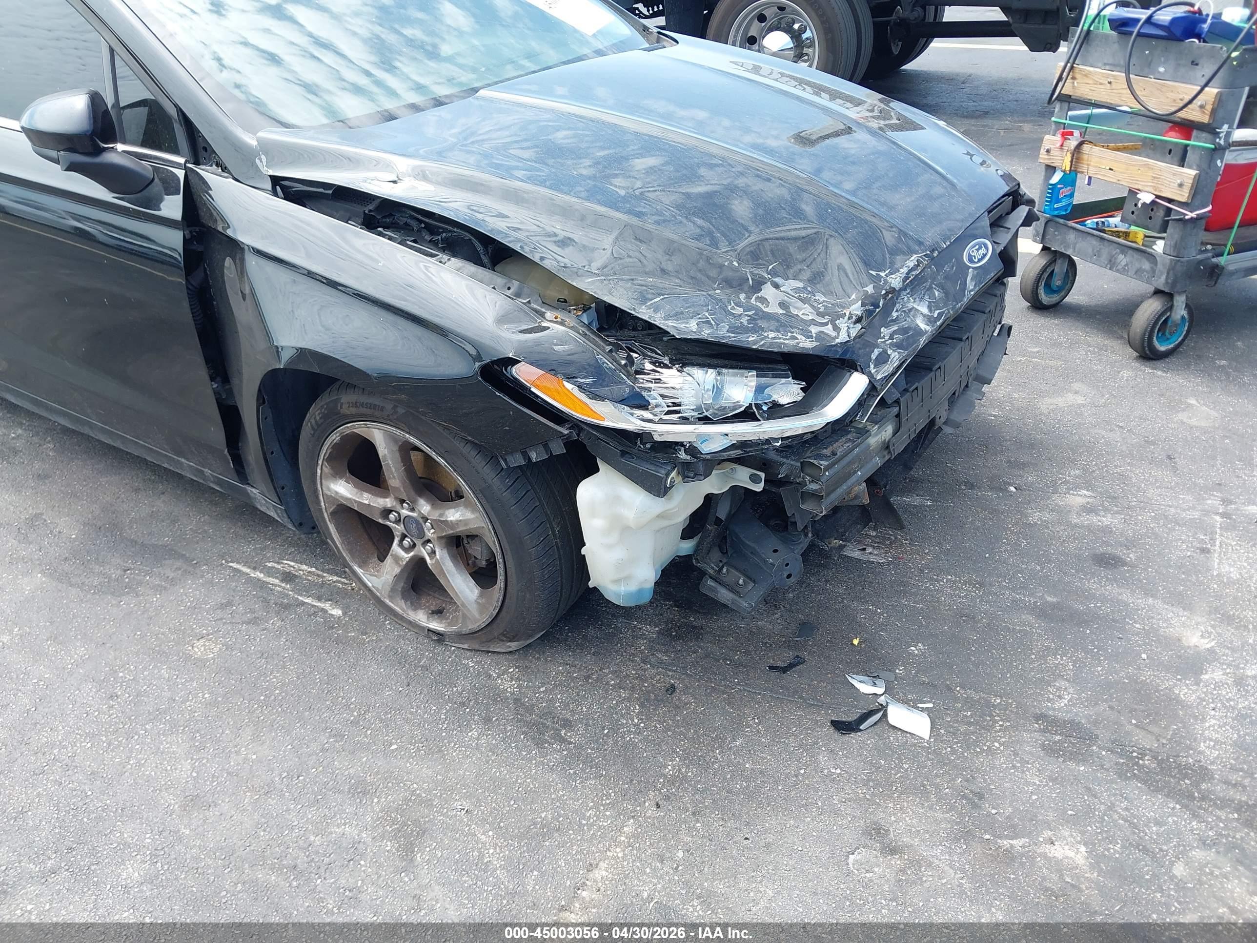 FORD FUSION image 6