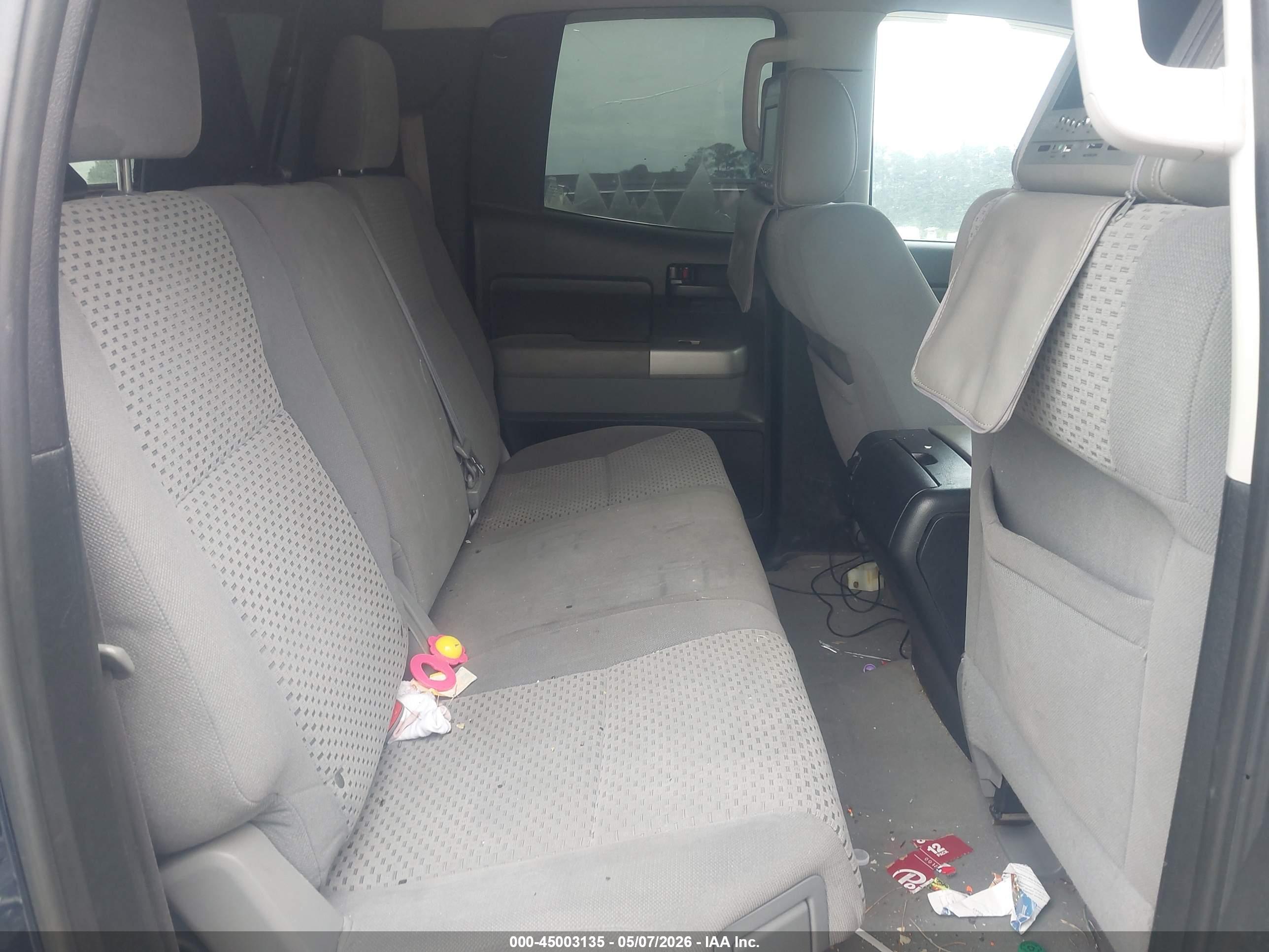 TOYOTA TUNDRA image 8