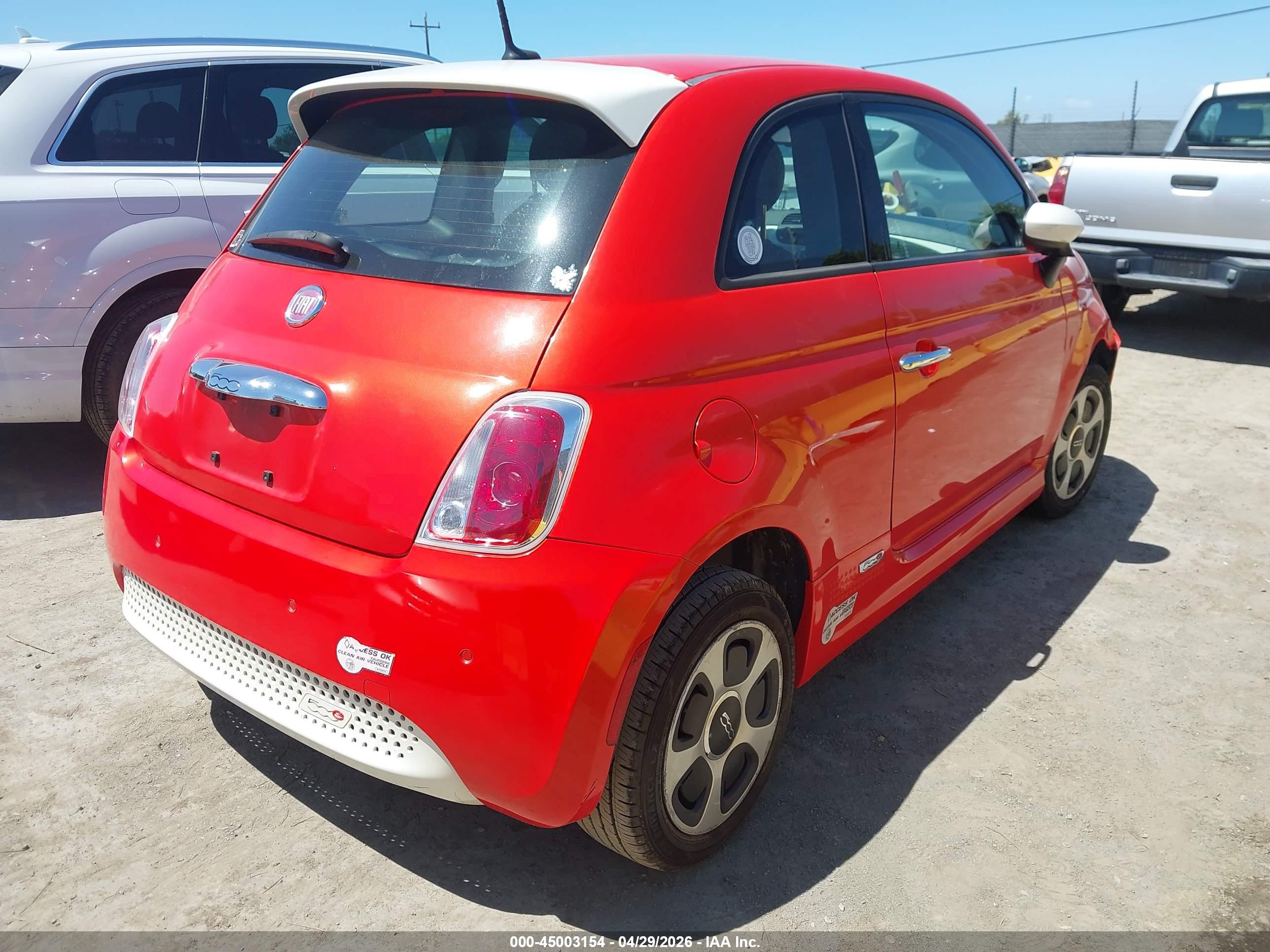 FIAT 500E image 4