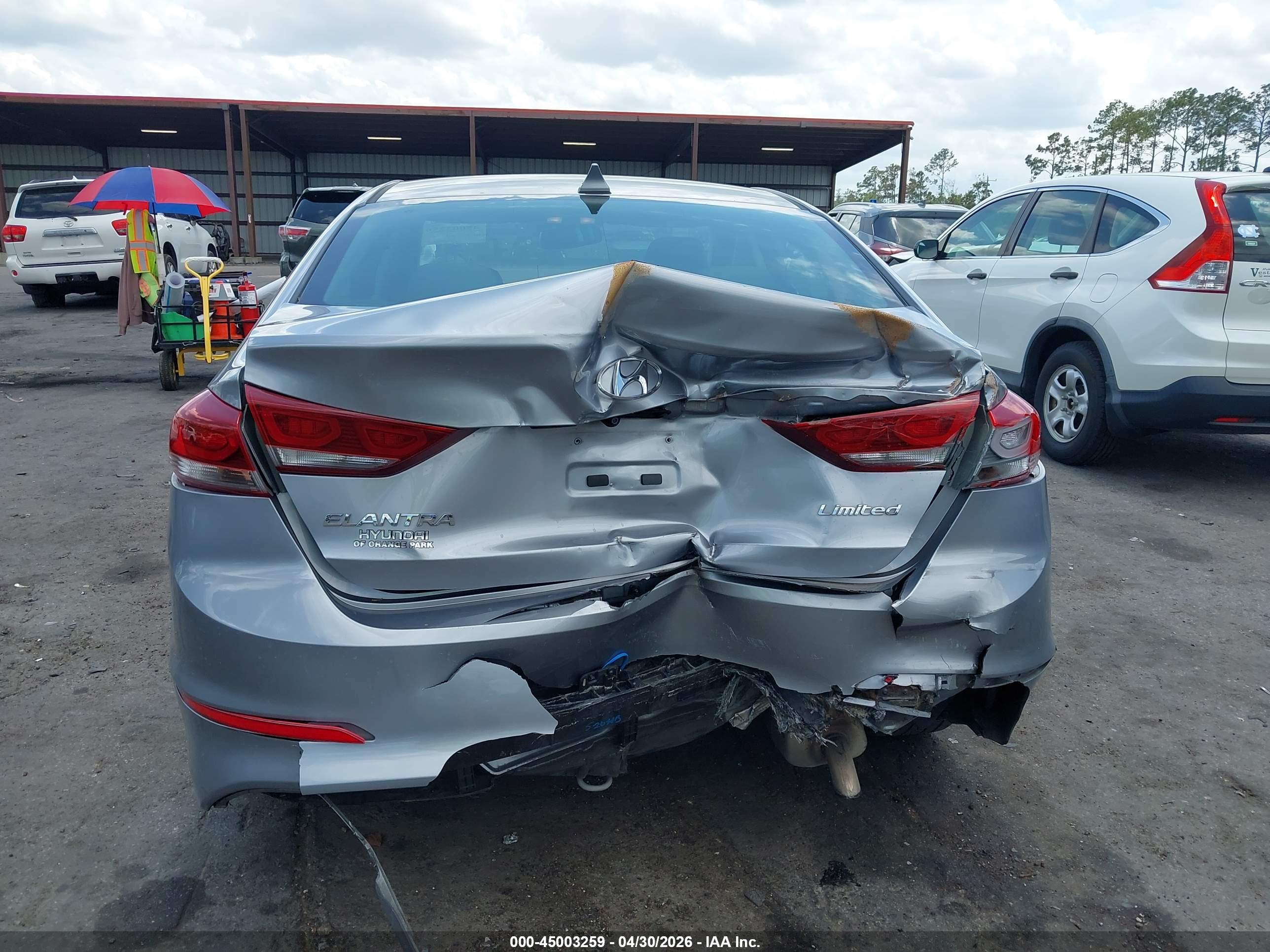 HYUNDAI ELANTRA image 6