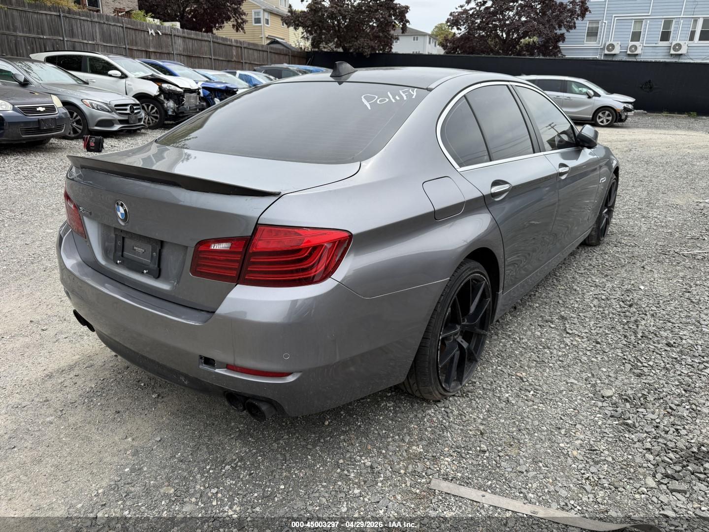 BMW 550I image 4