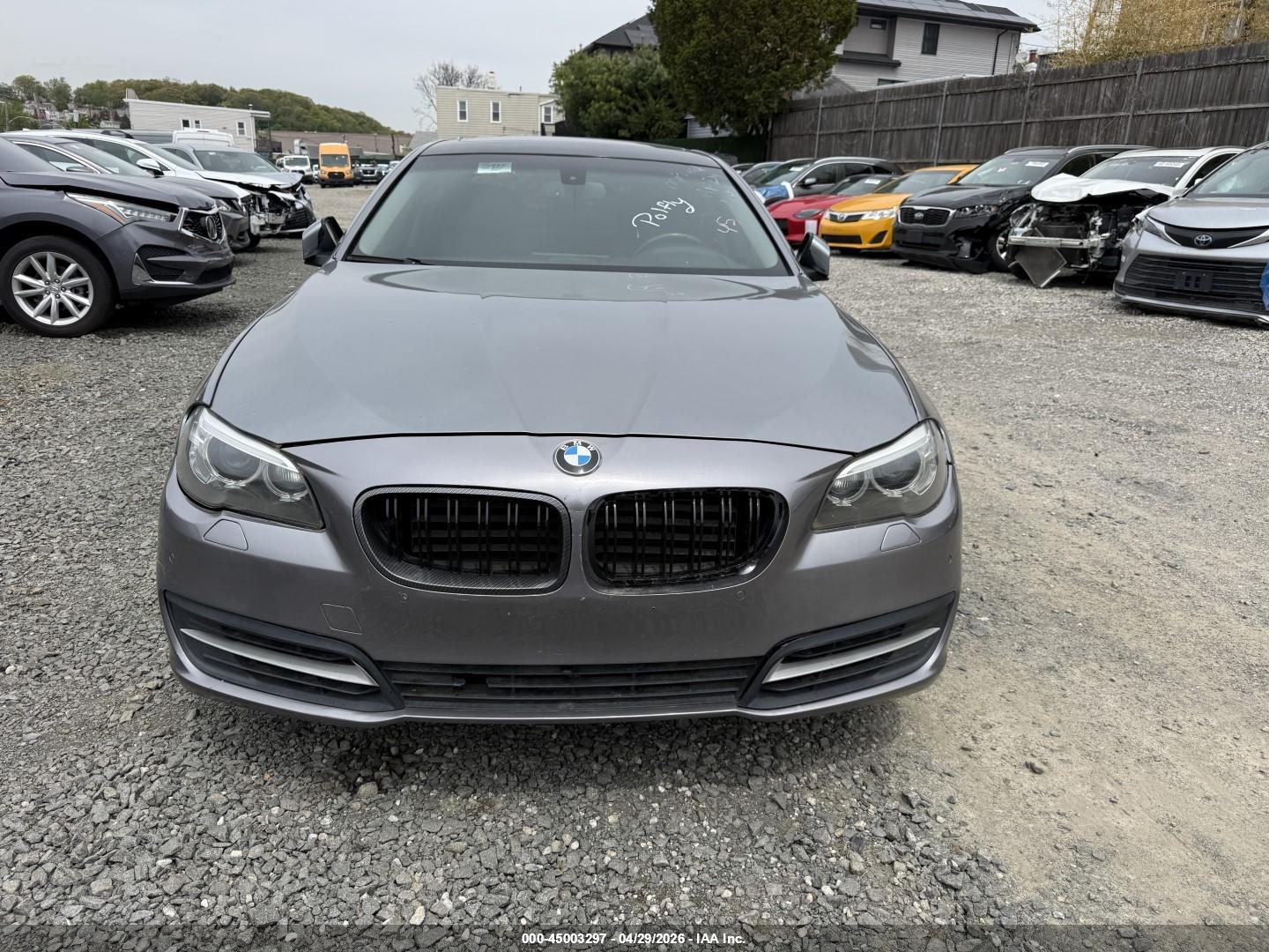 BMW 550I image 6