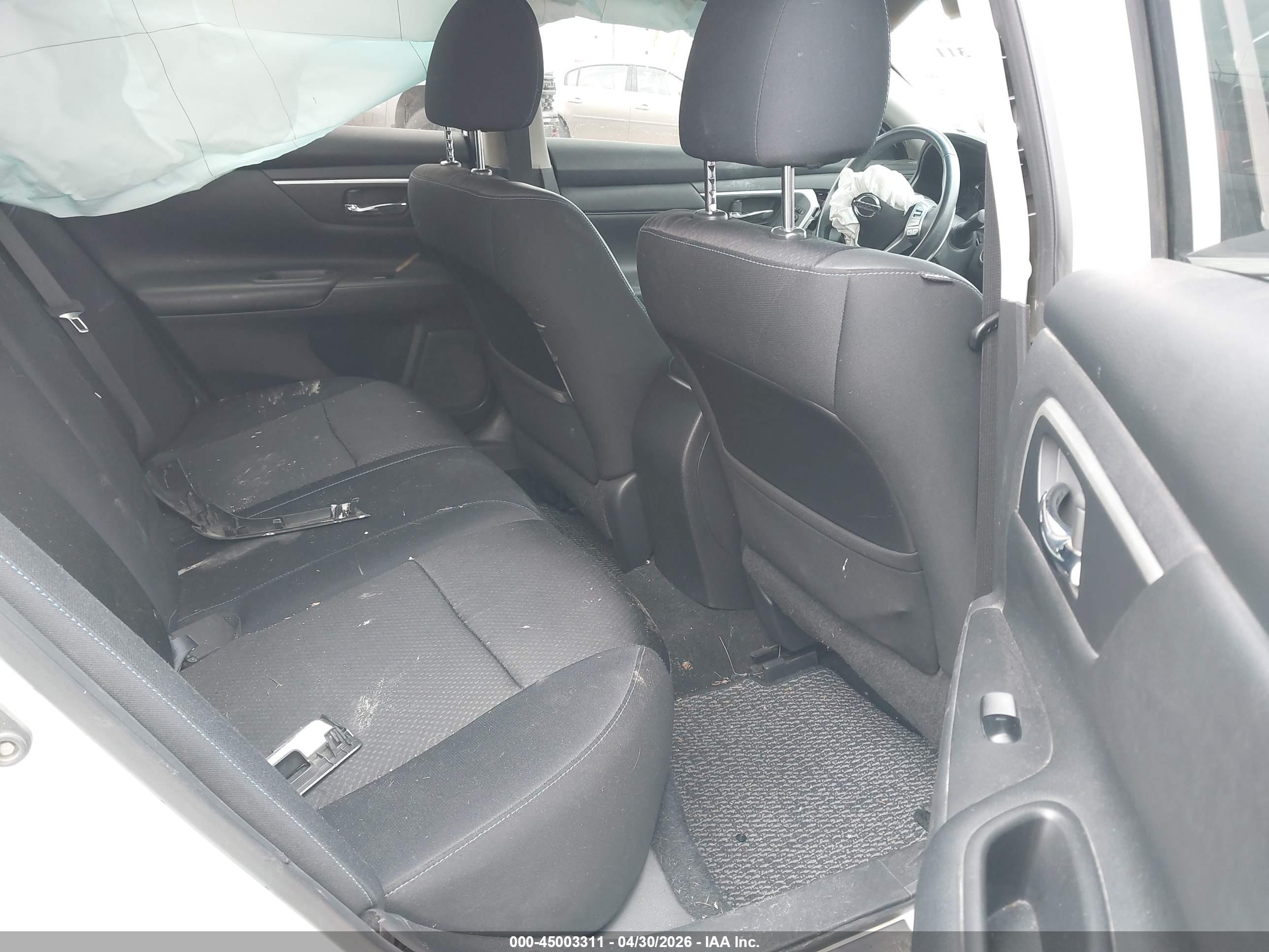 NISSAN ALTIMA image 8