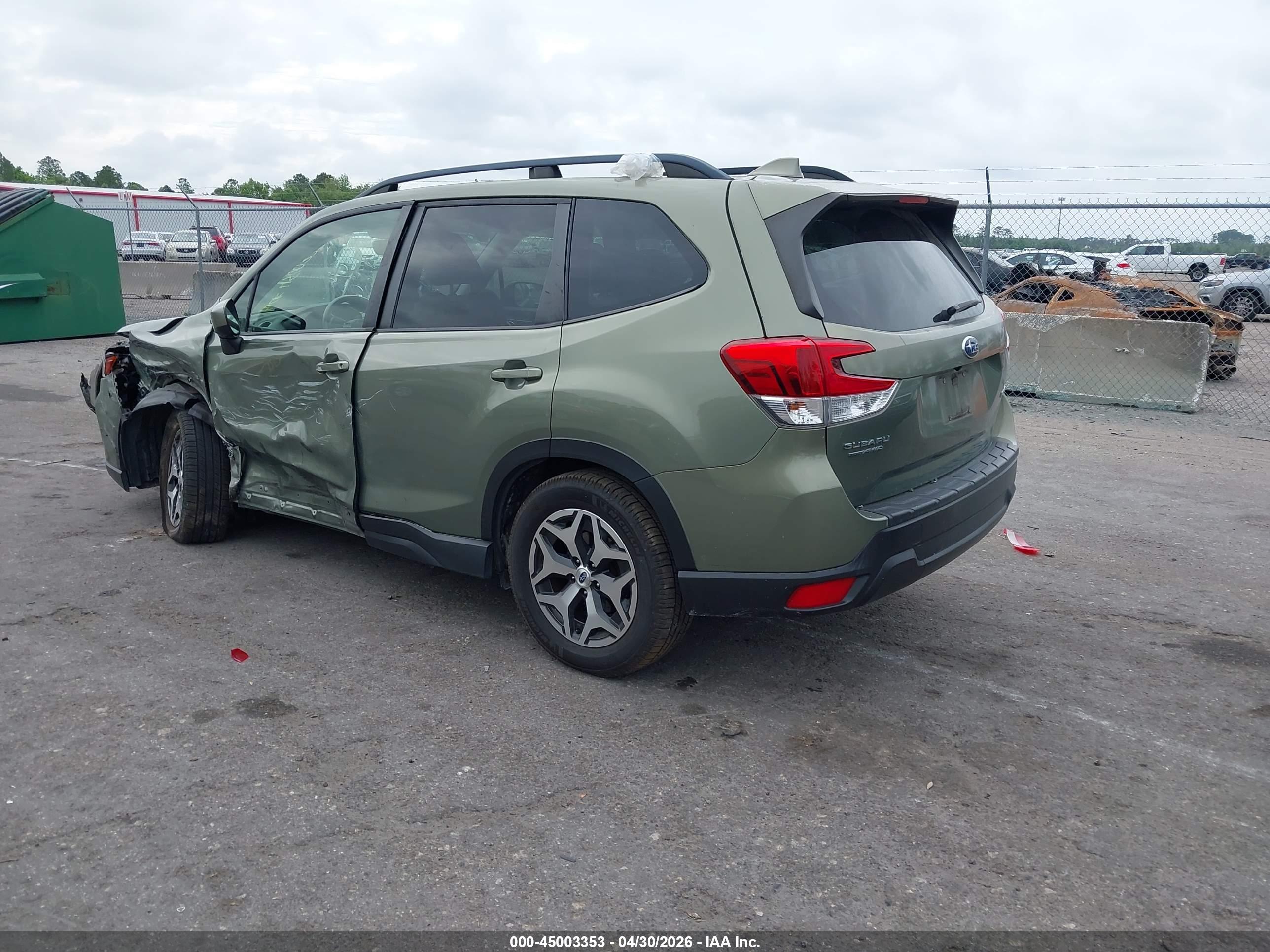 SUBARU FORESTER image 3