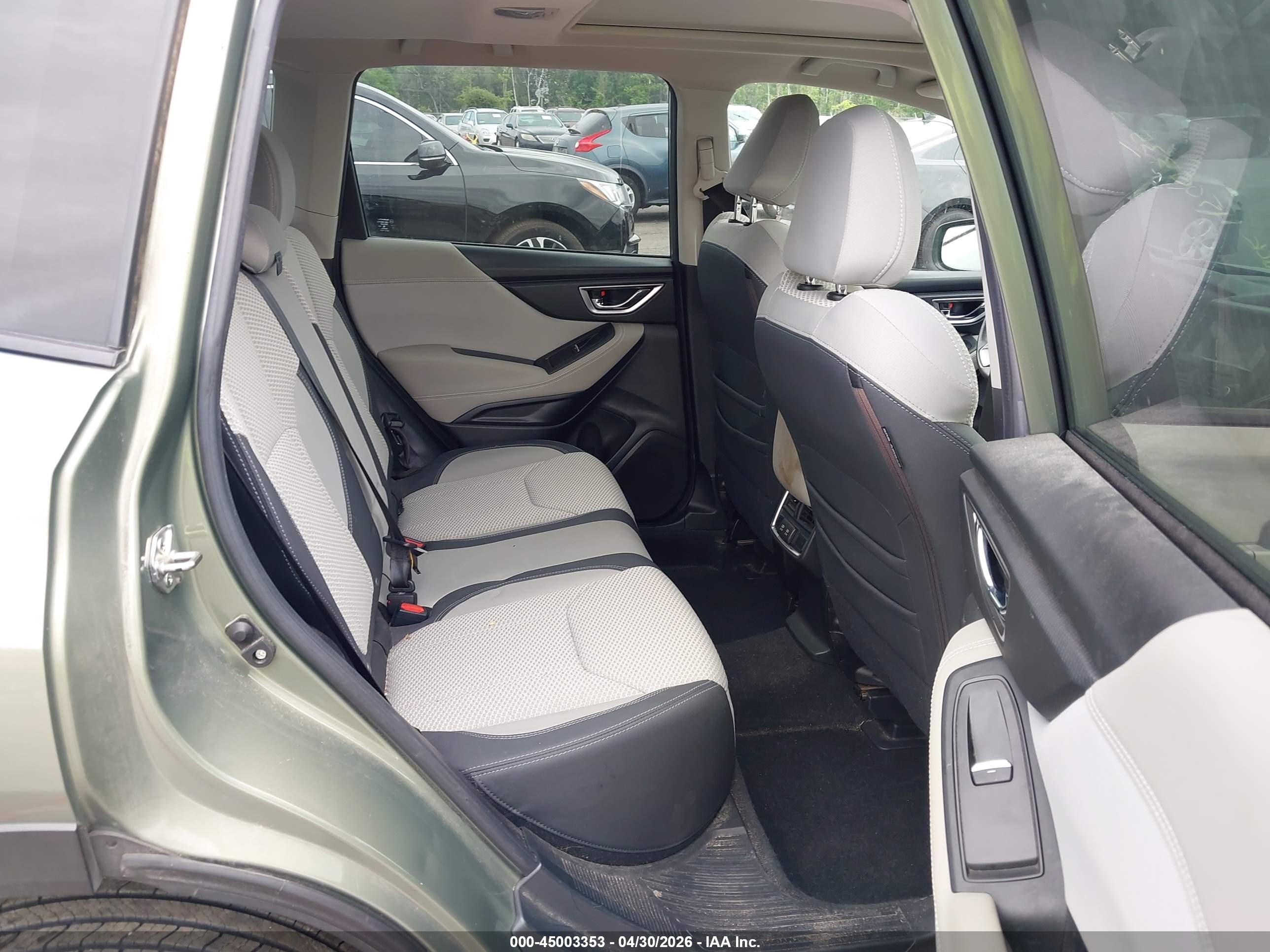 SUBARU FORESTER image 8