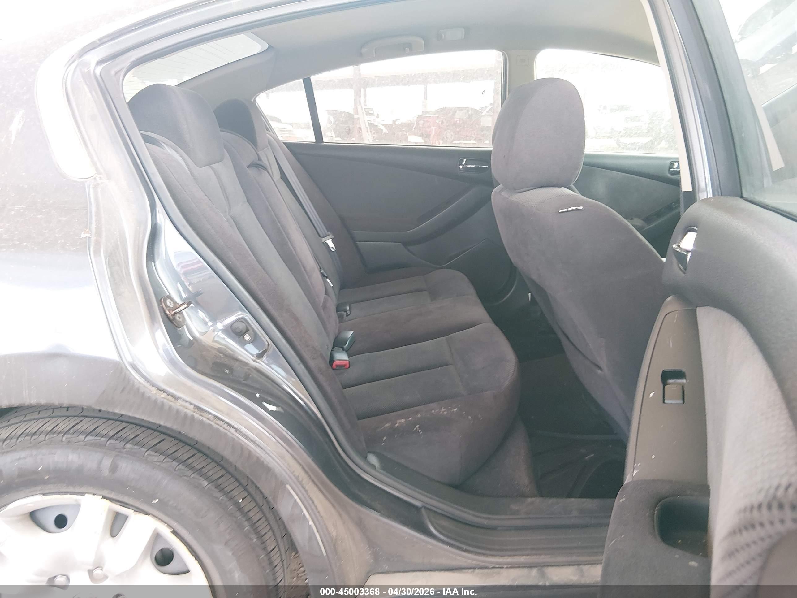 NISSAN ALTIMA image 8