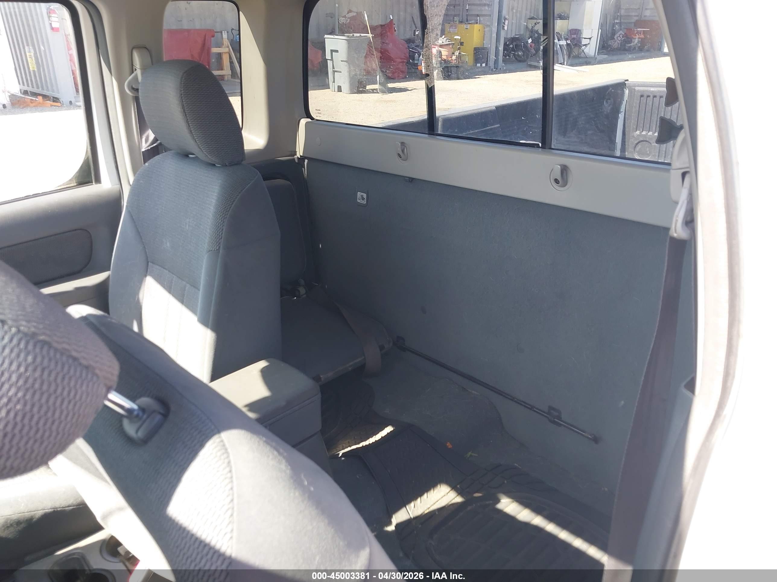 NISSAN FRONTIER image 8