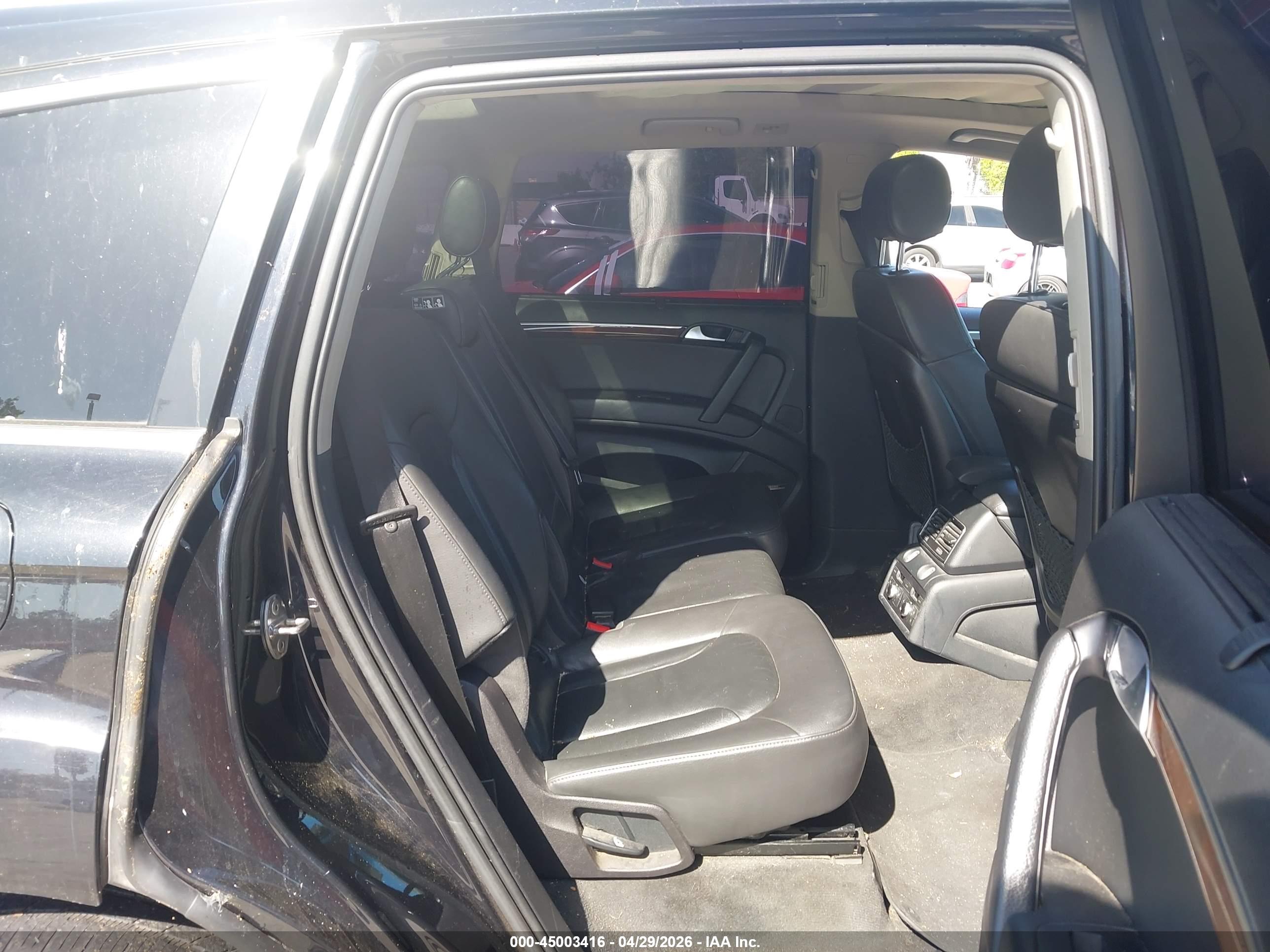AUDI Q7 image 8