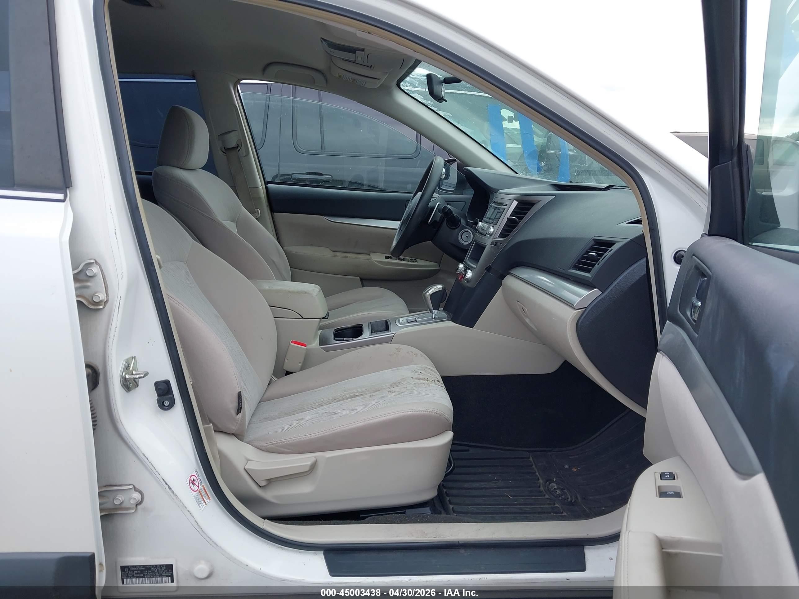 SUBARU OUTBACK image 5
