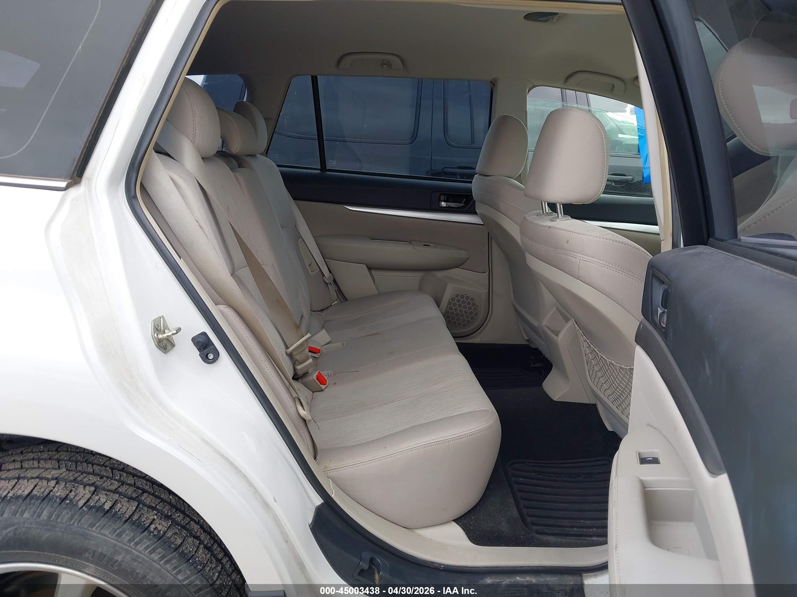 SUBARU OUTBACK image 8