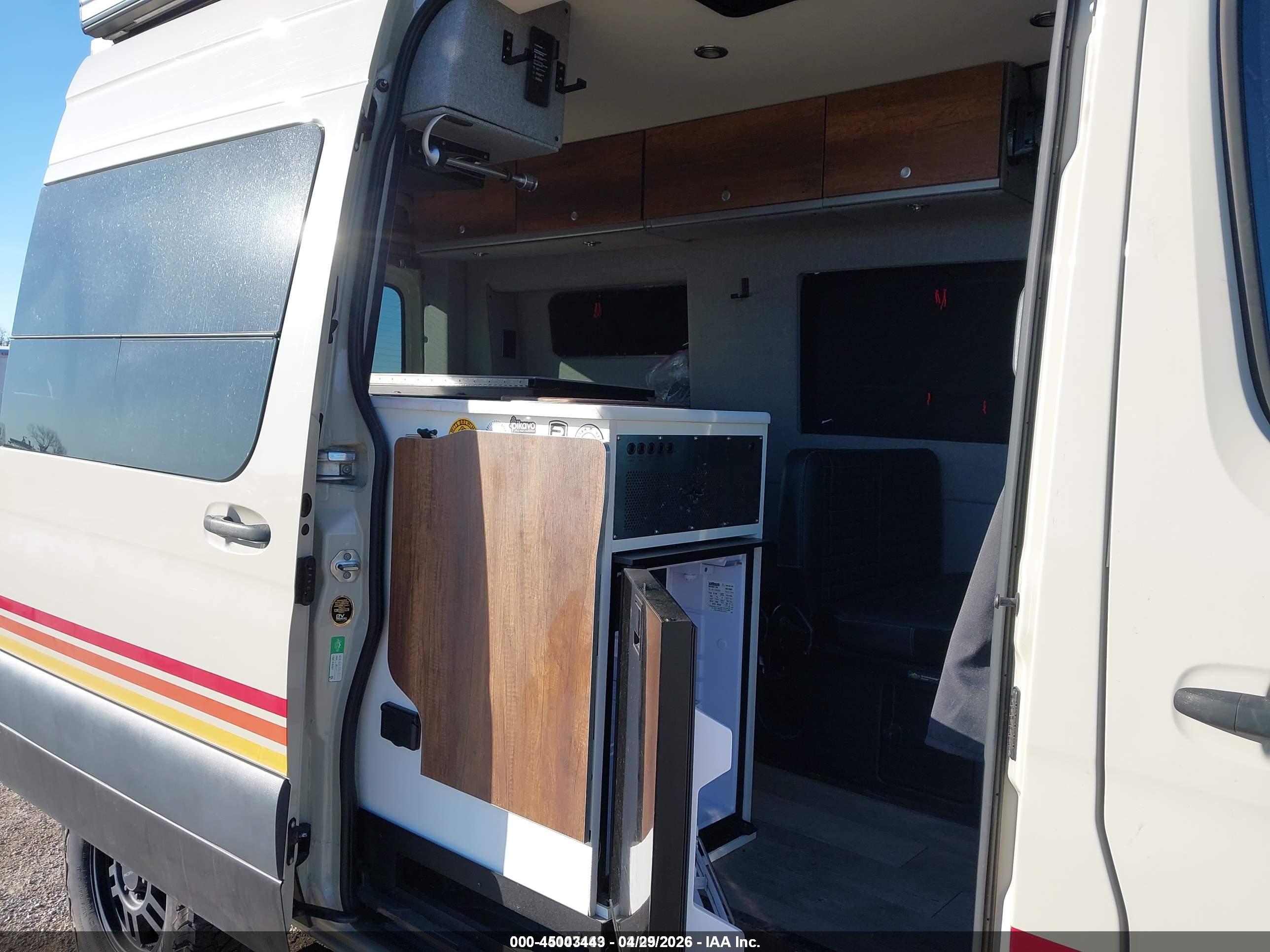 MERCEDES-BENZ SPRINTER image 8