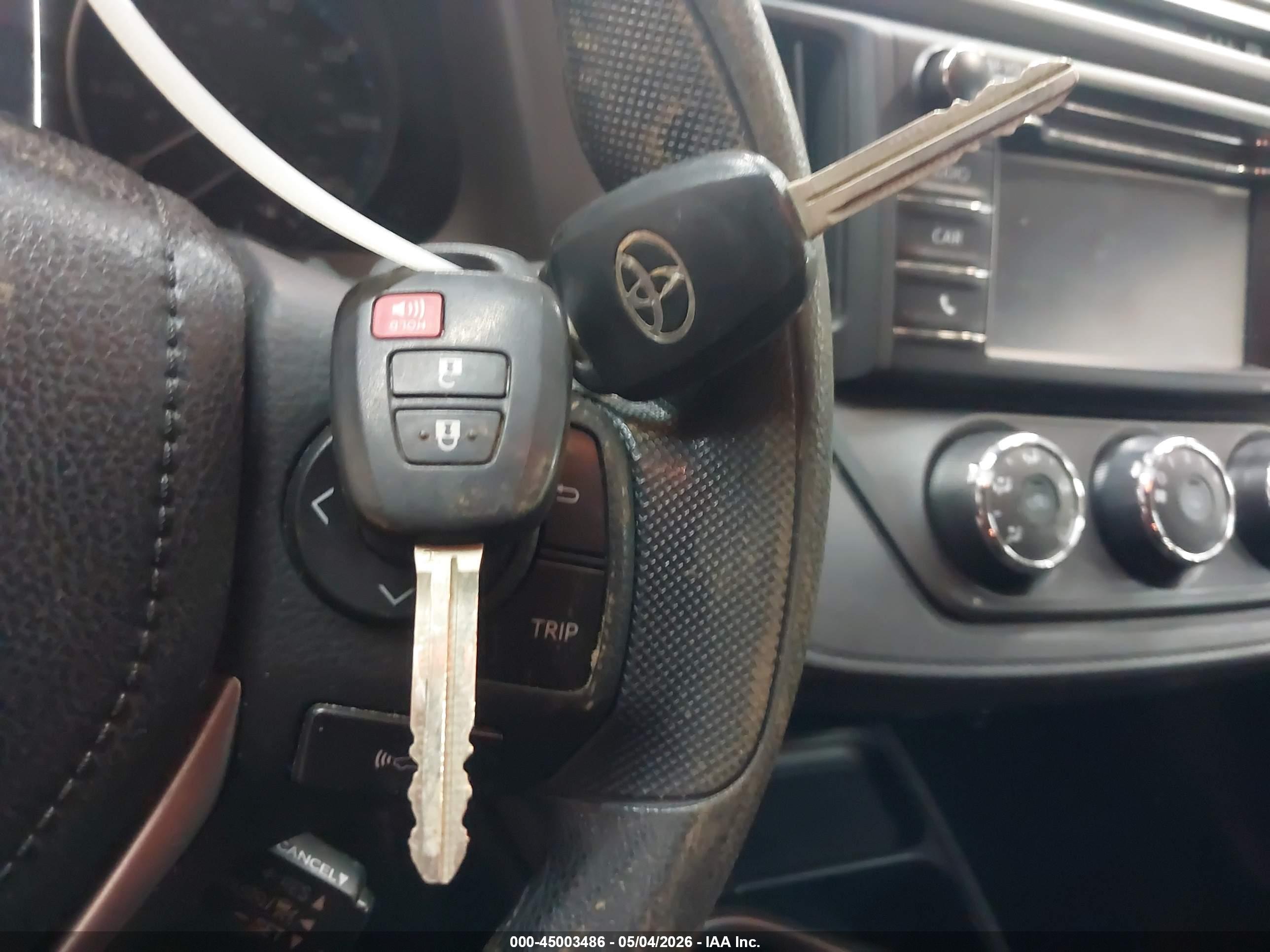 TOYOTA RAV4 image 11