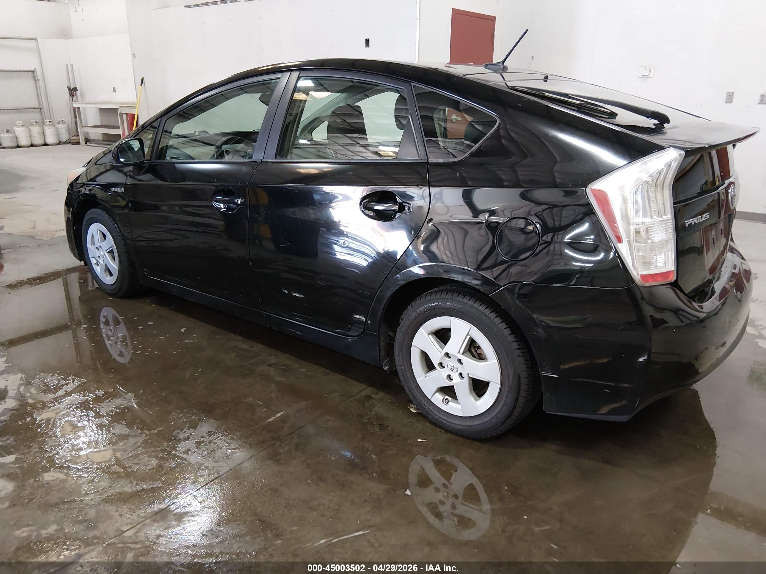 TOYOTA PRIUS image 3