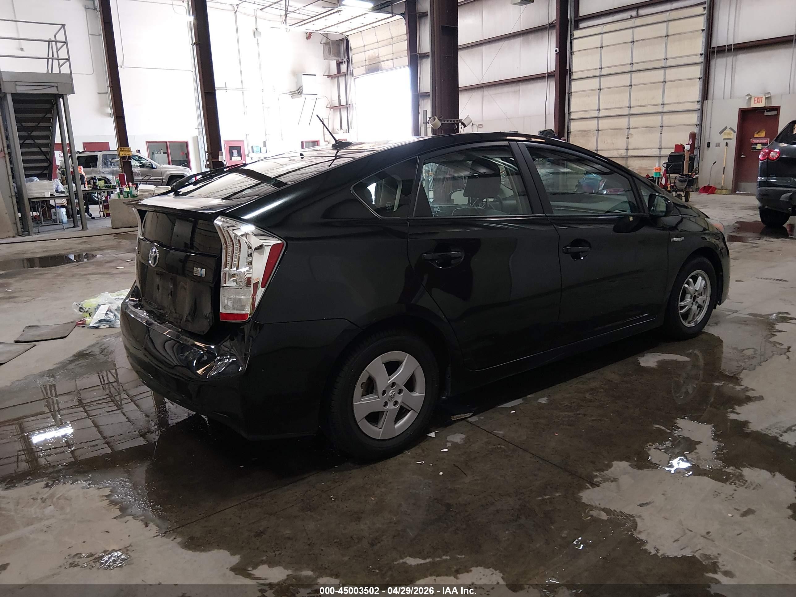 TOYOTA PRIUS image 4