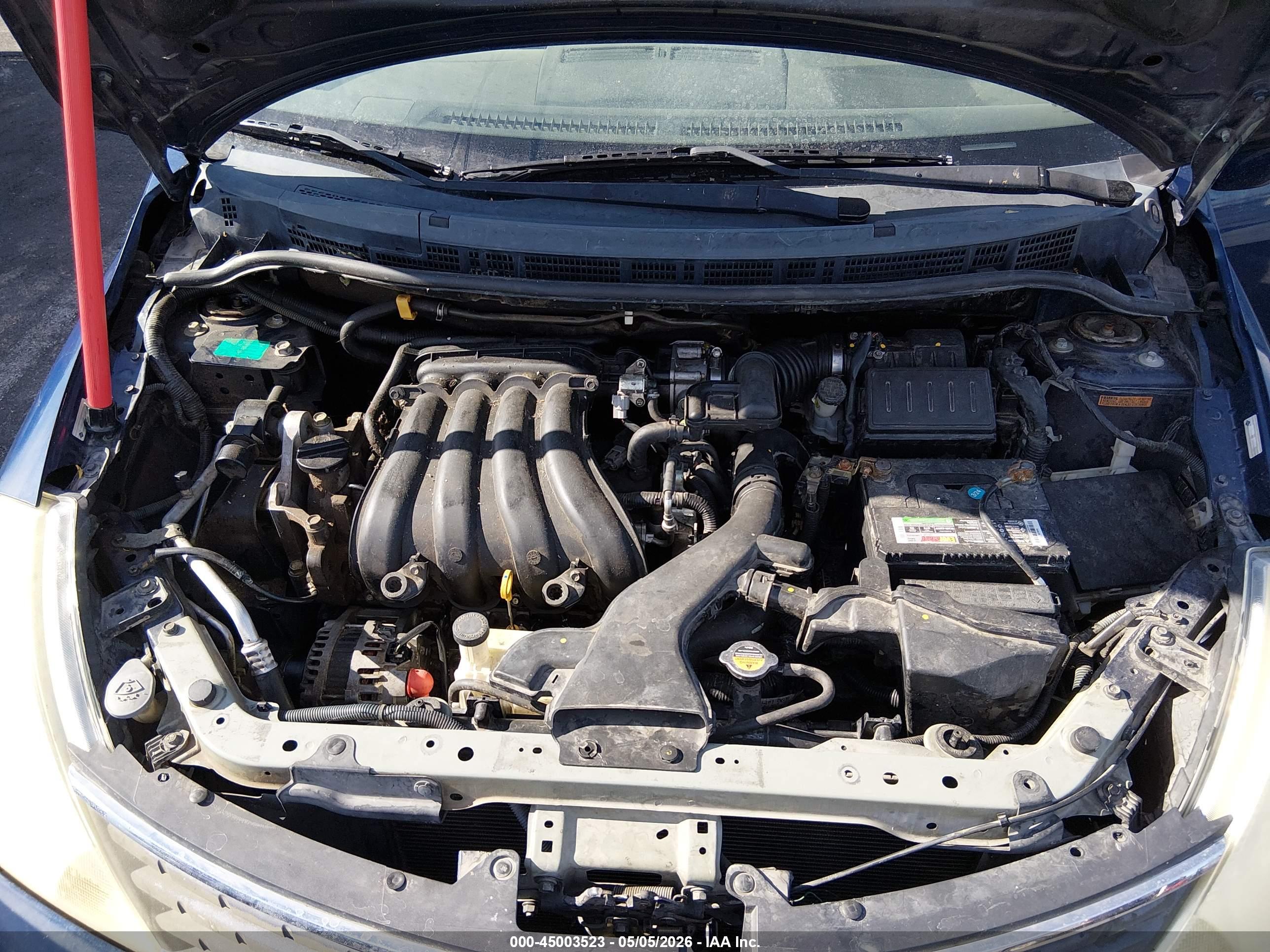 NISSAN VERSA image 10