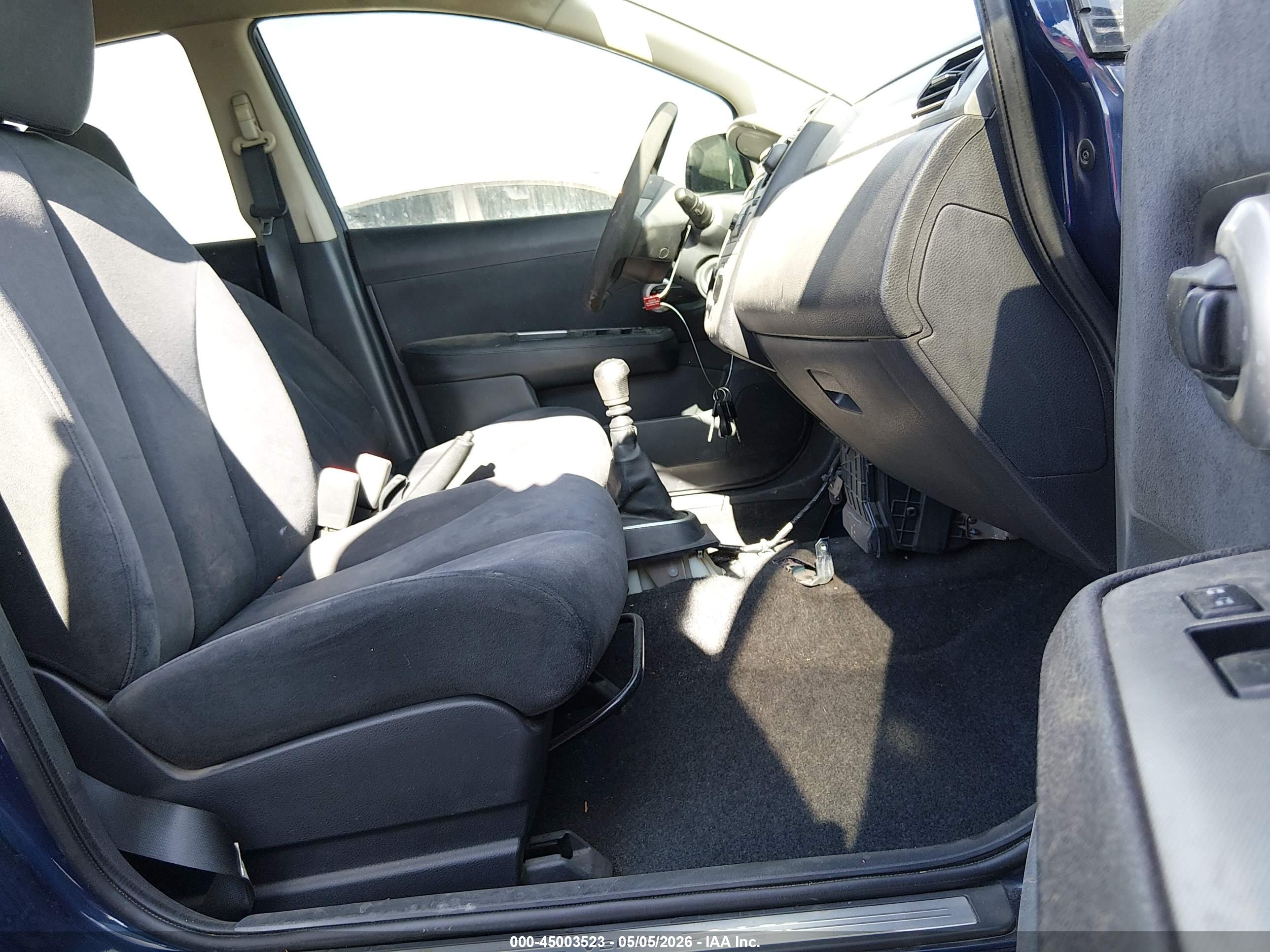 NISSAN VERSA image 5
