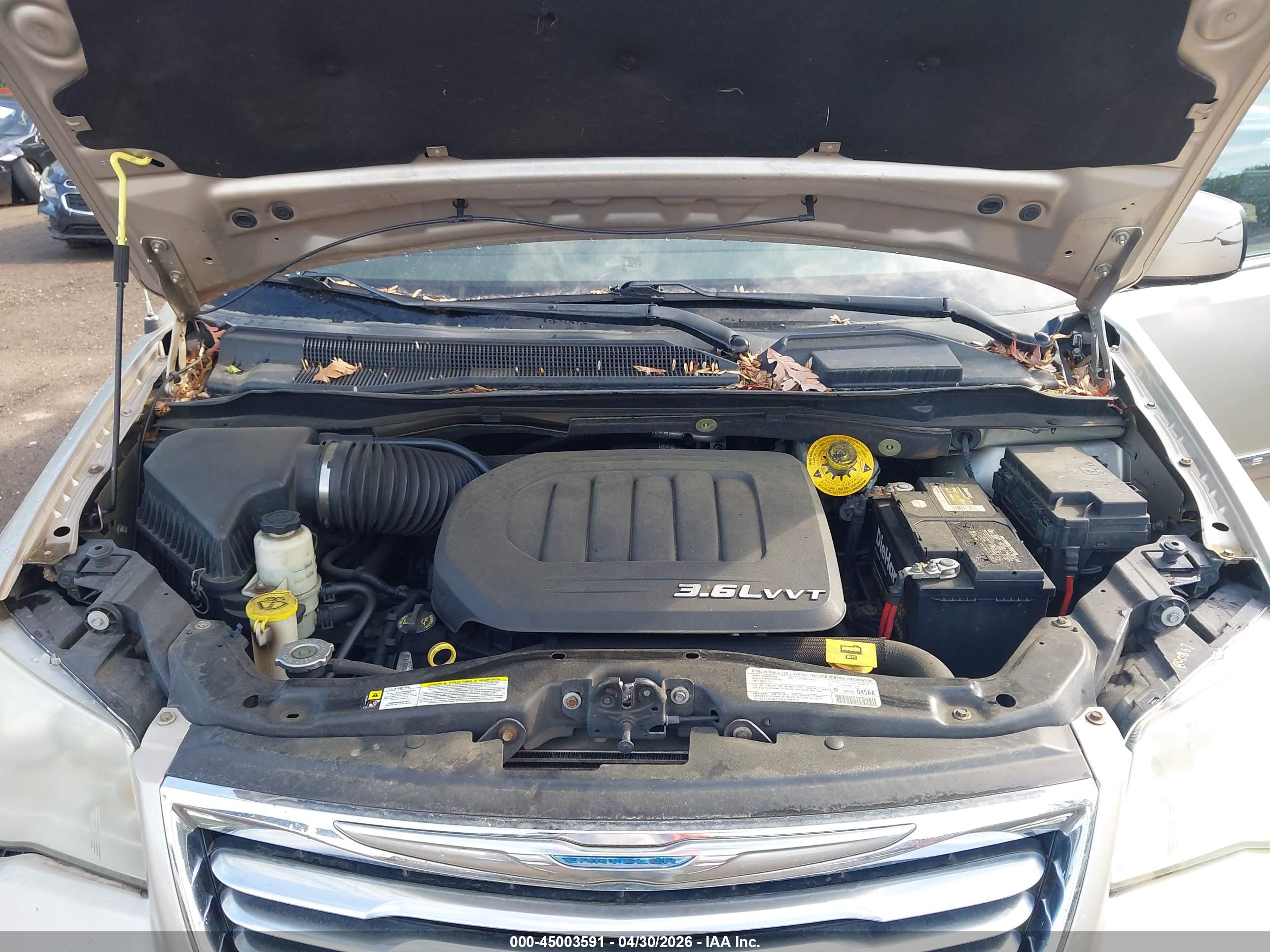 CHRYSLER TOWN image 10