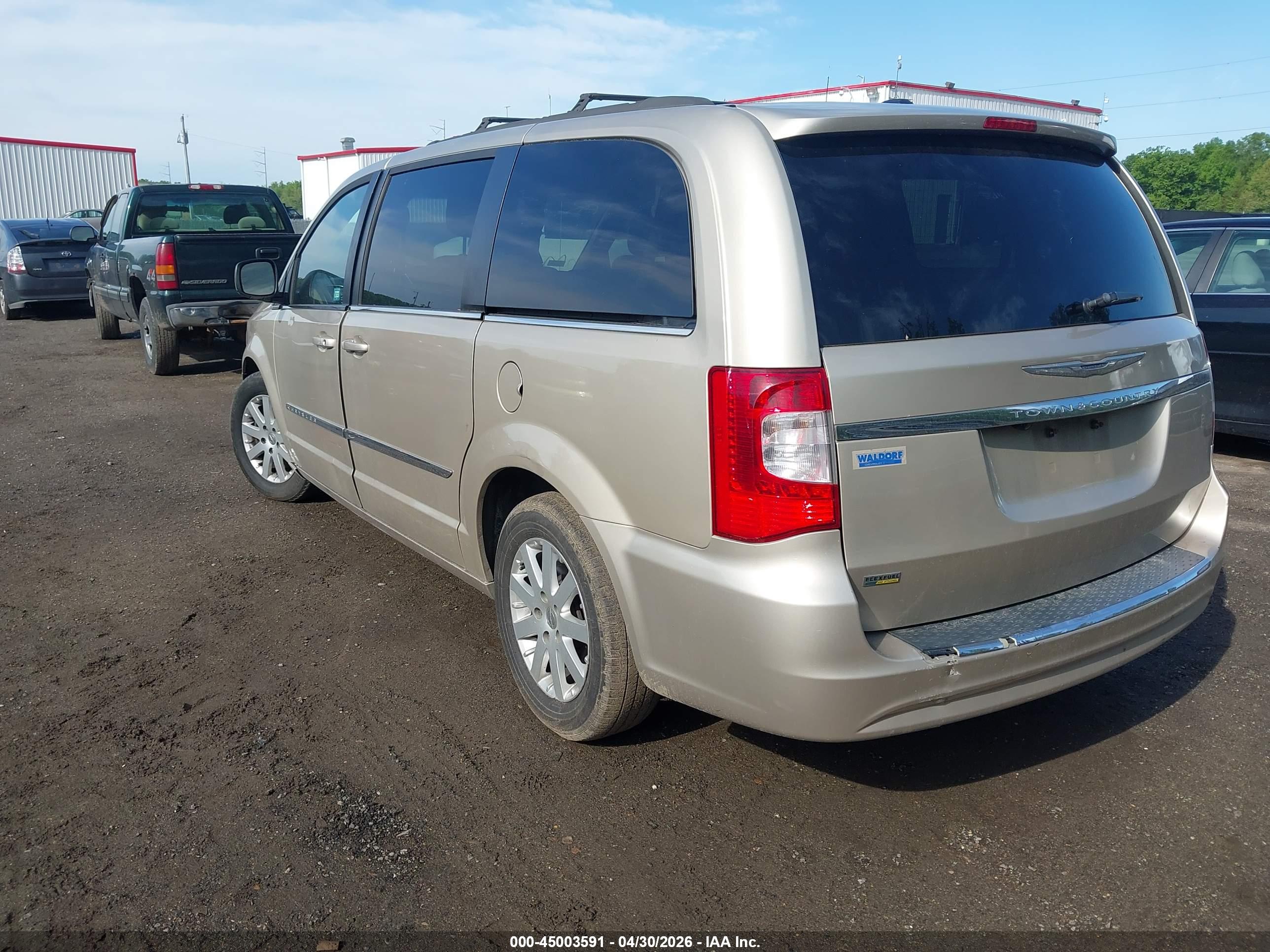 CHRYSLER TOWN image 3