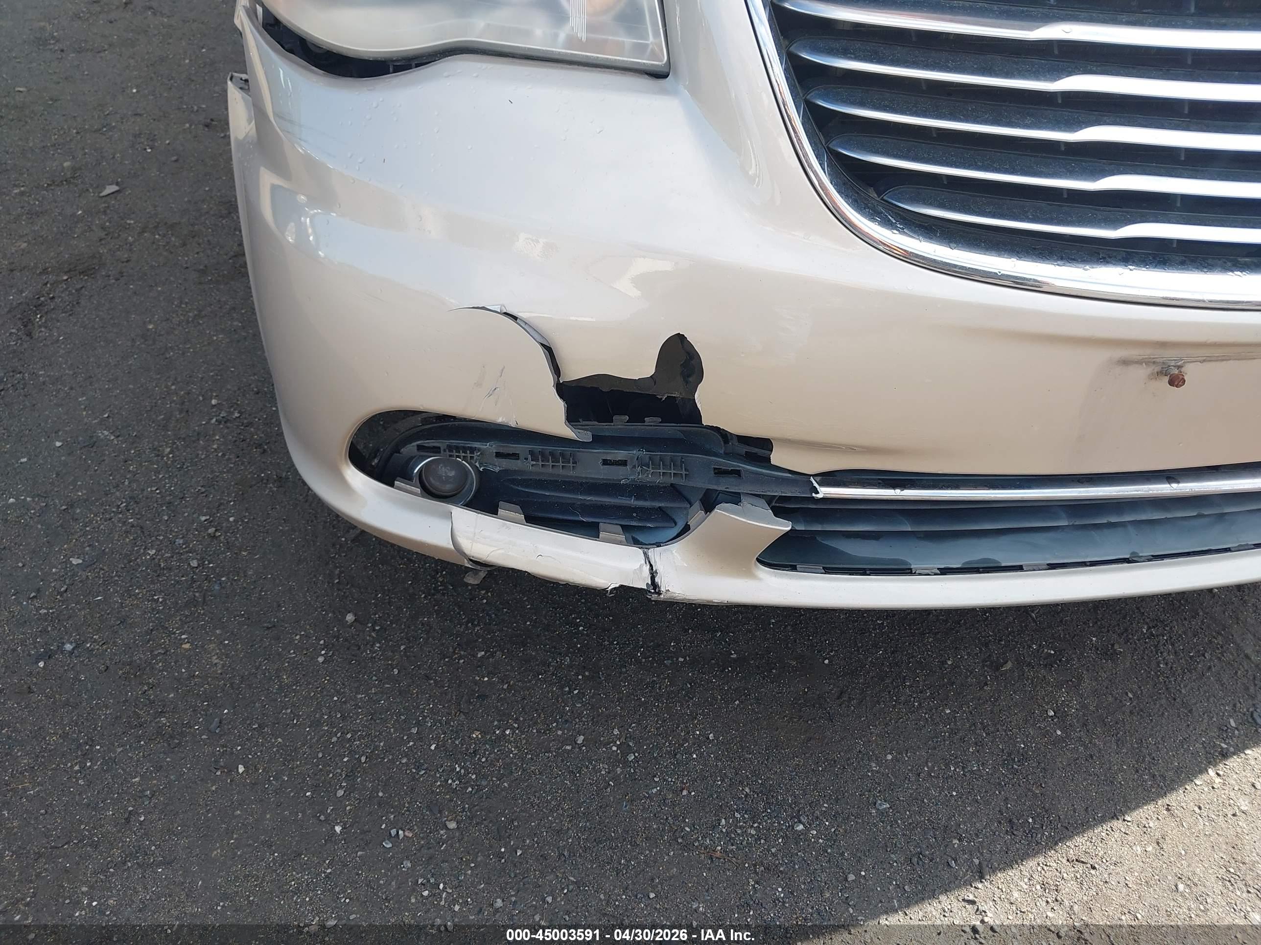 CHRYSLER TOWN image 6