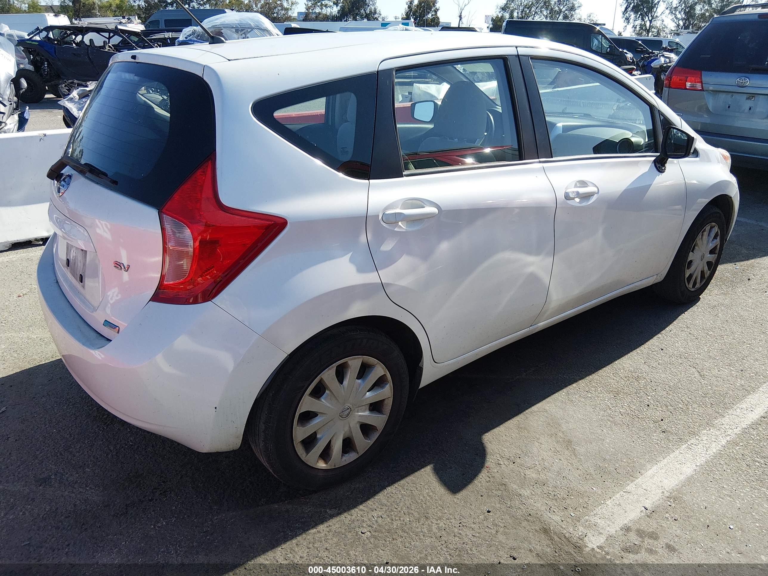 NISSAN VERSA image 4