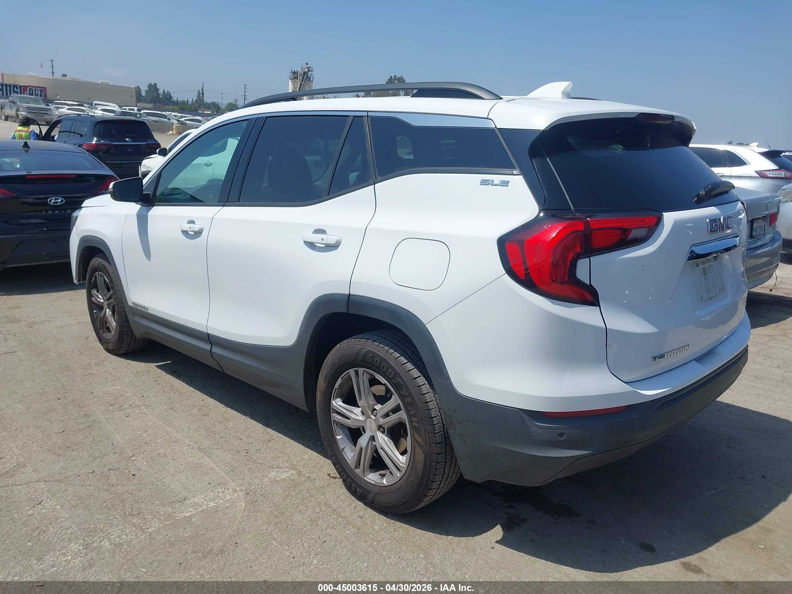 GMC TERRAIN image 3