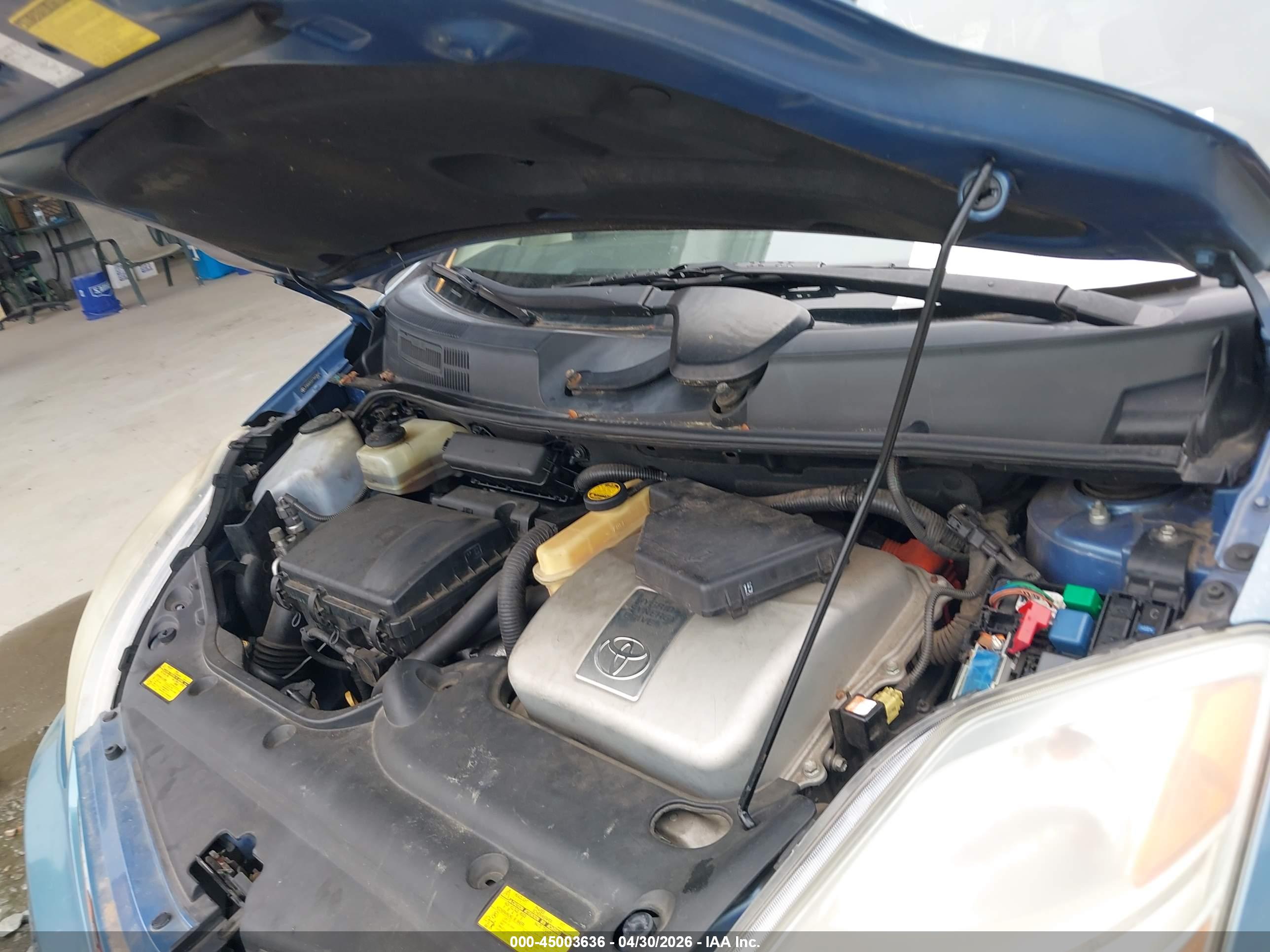 TOYOTA PRIUS image 10