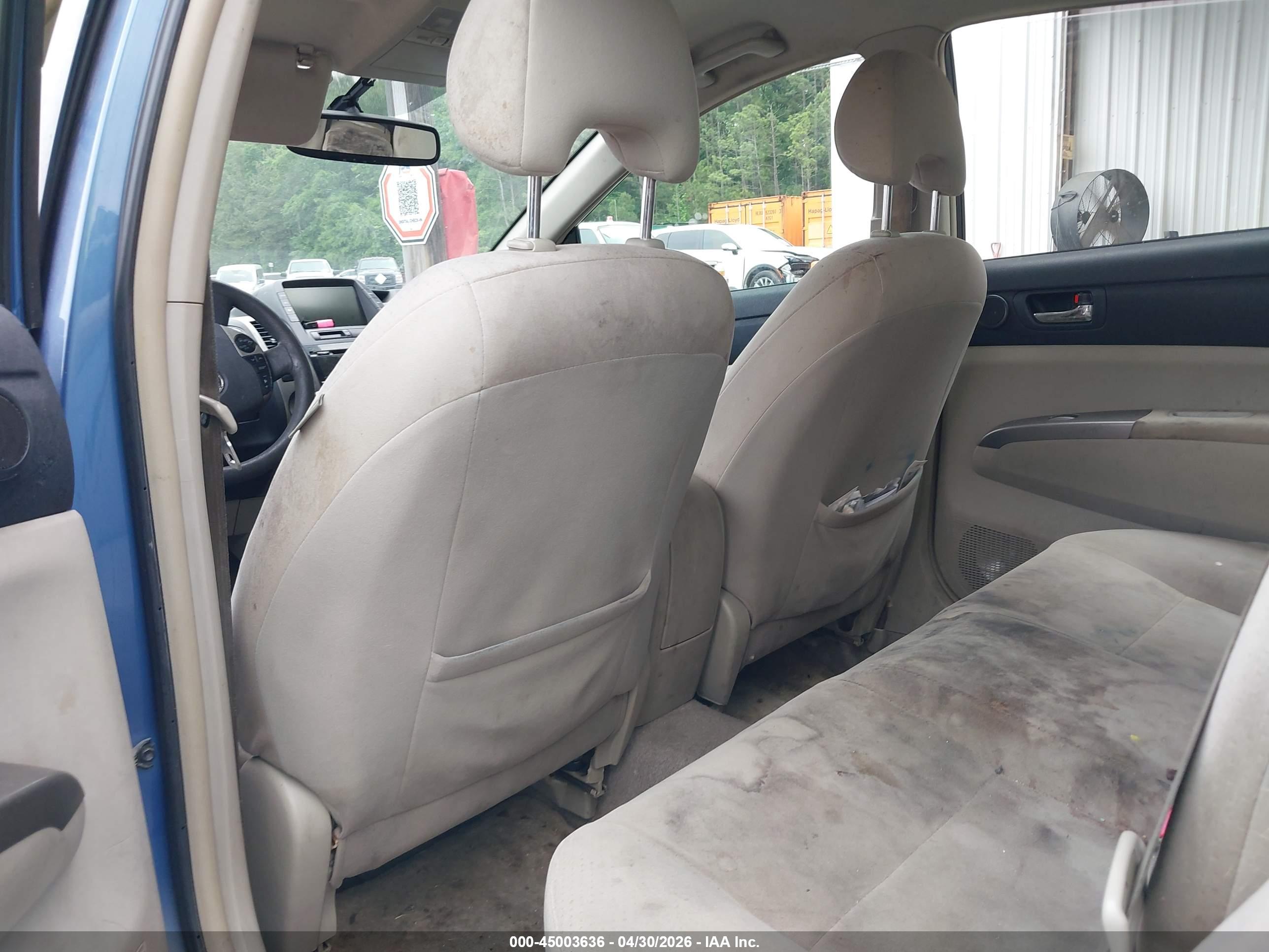 TOYOTA PRIUS image 8