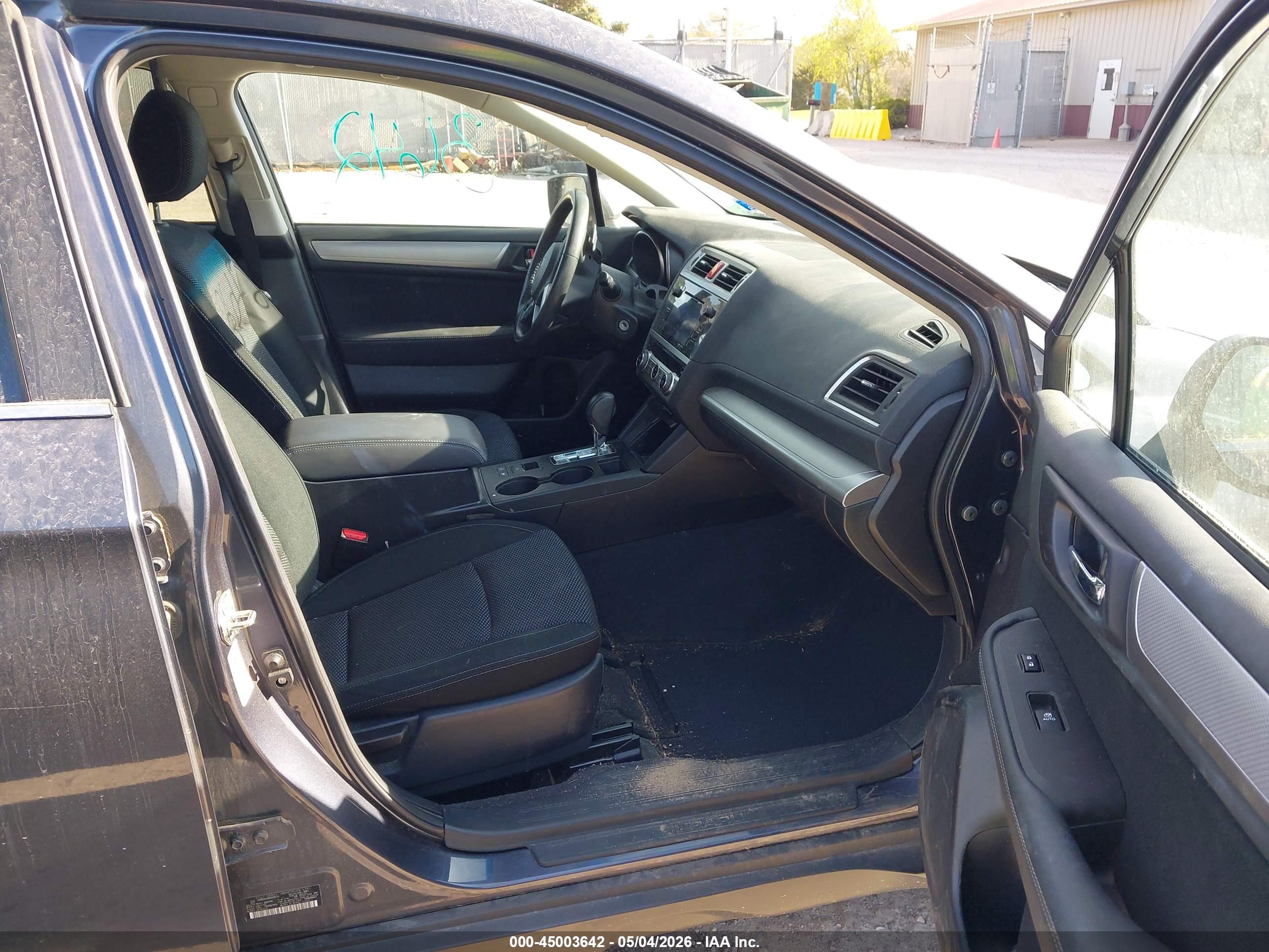 SUBARU OUTBACK image 5