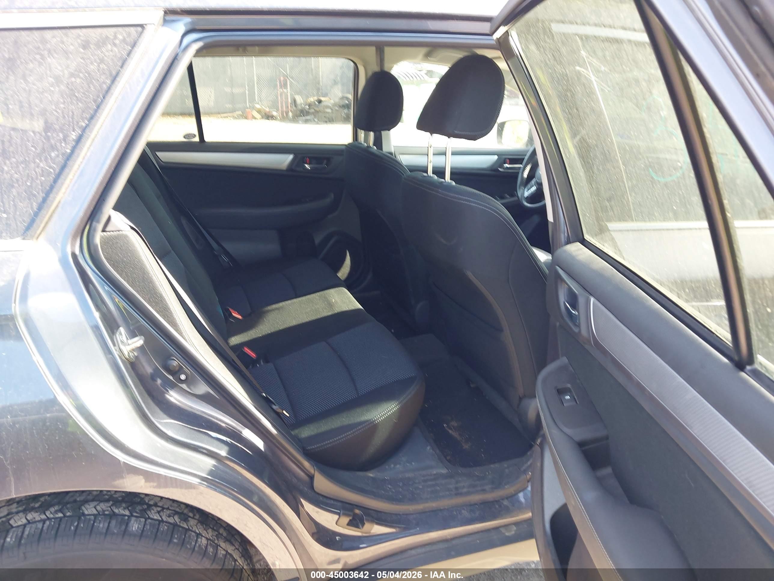 SUBARU OUTBACK image 8