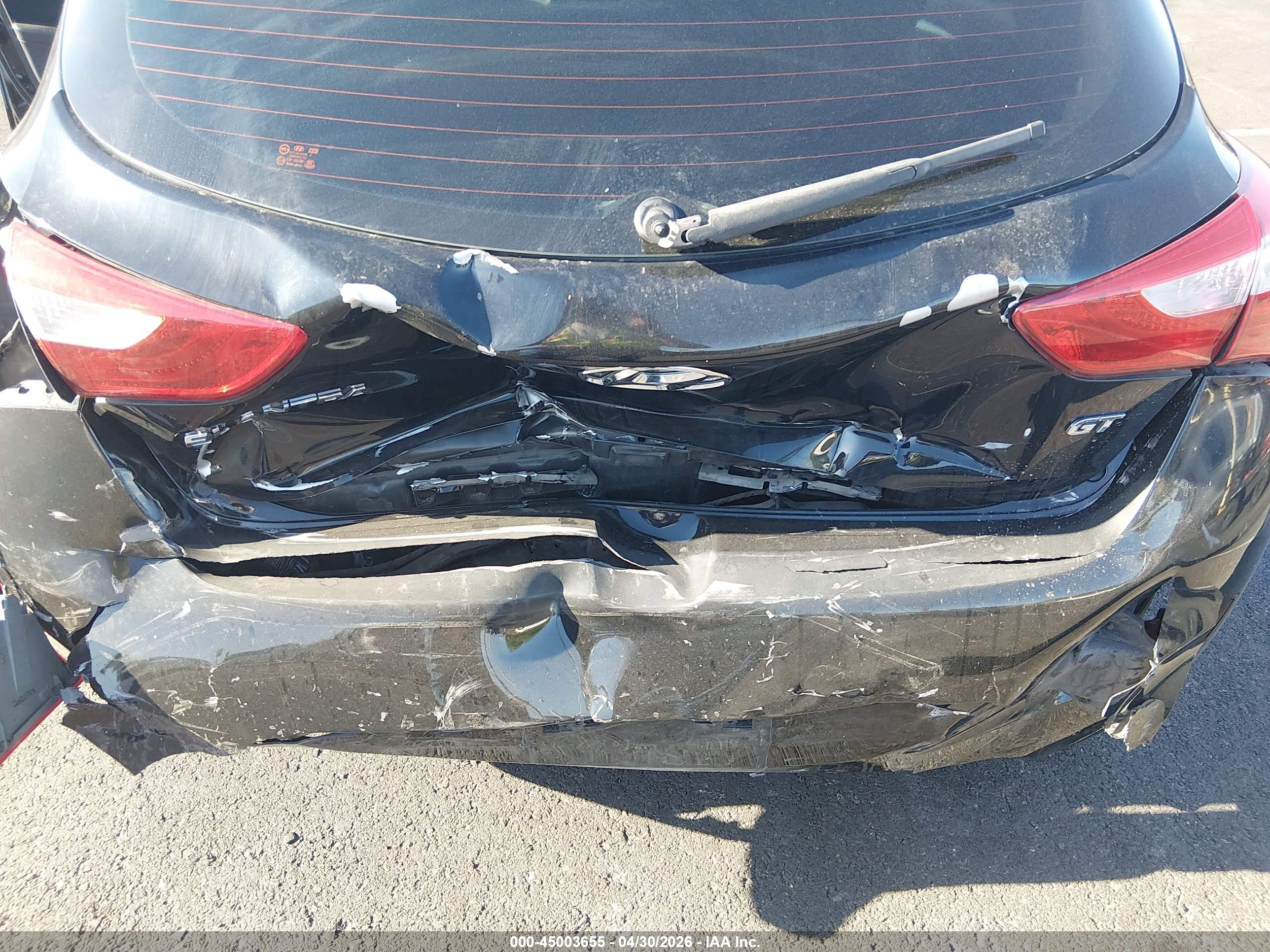HYUNDAI ELANTRA image 6