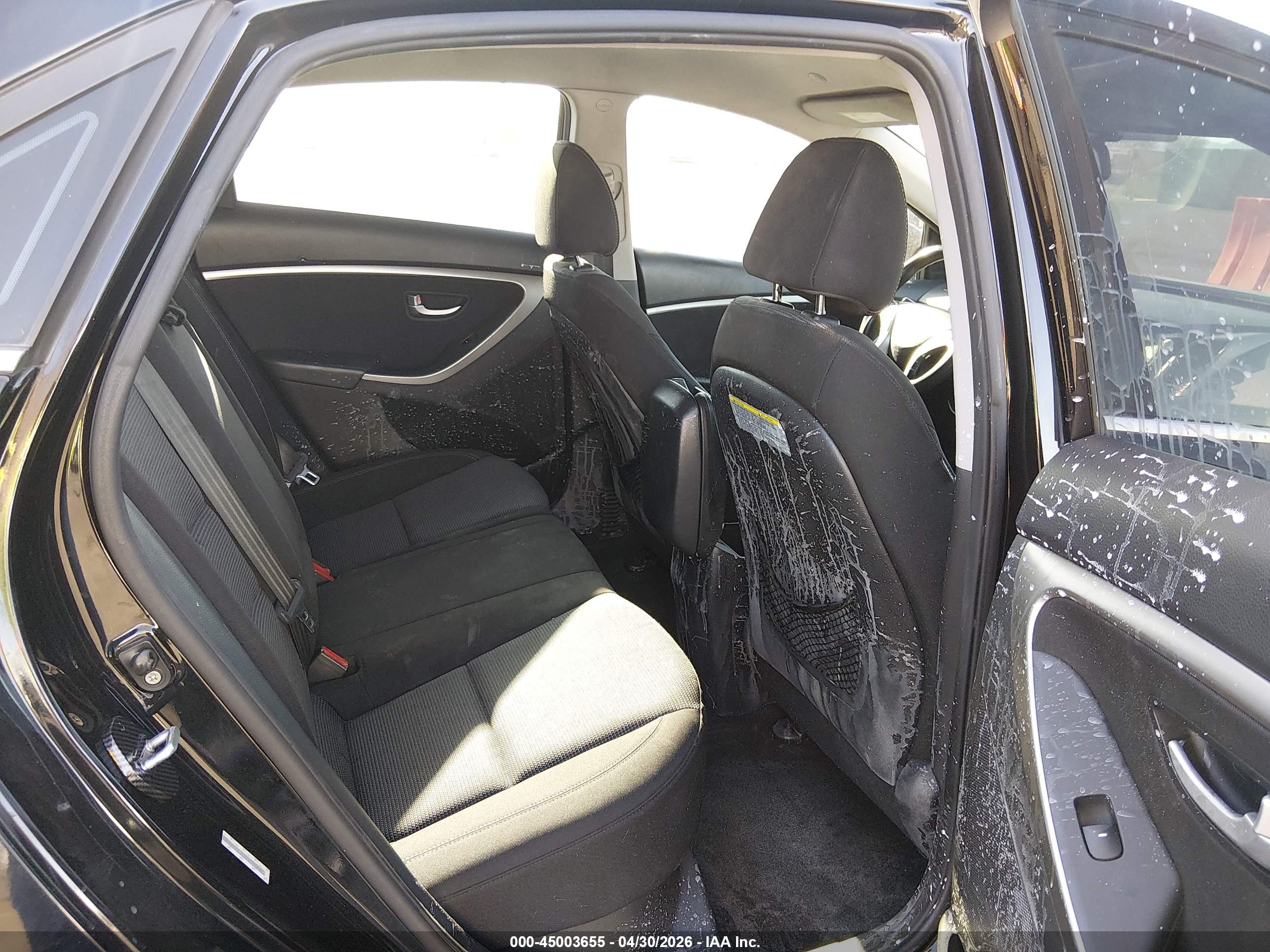 HYUNDAI ELANTRA image 8