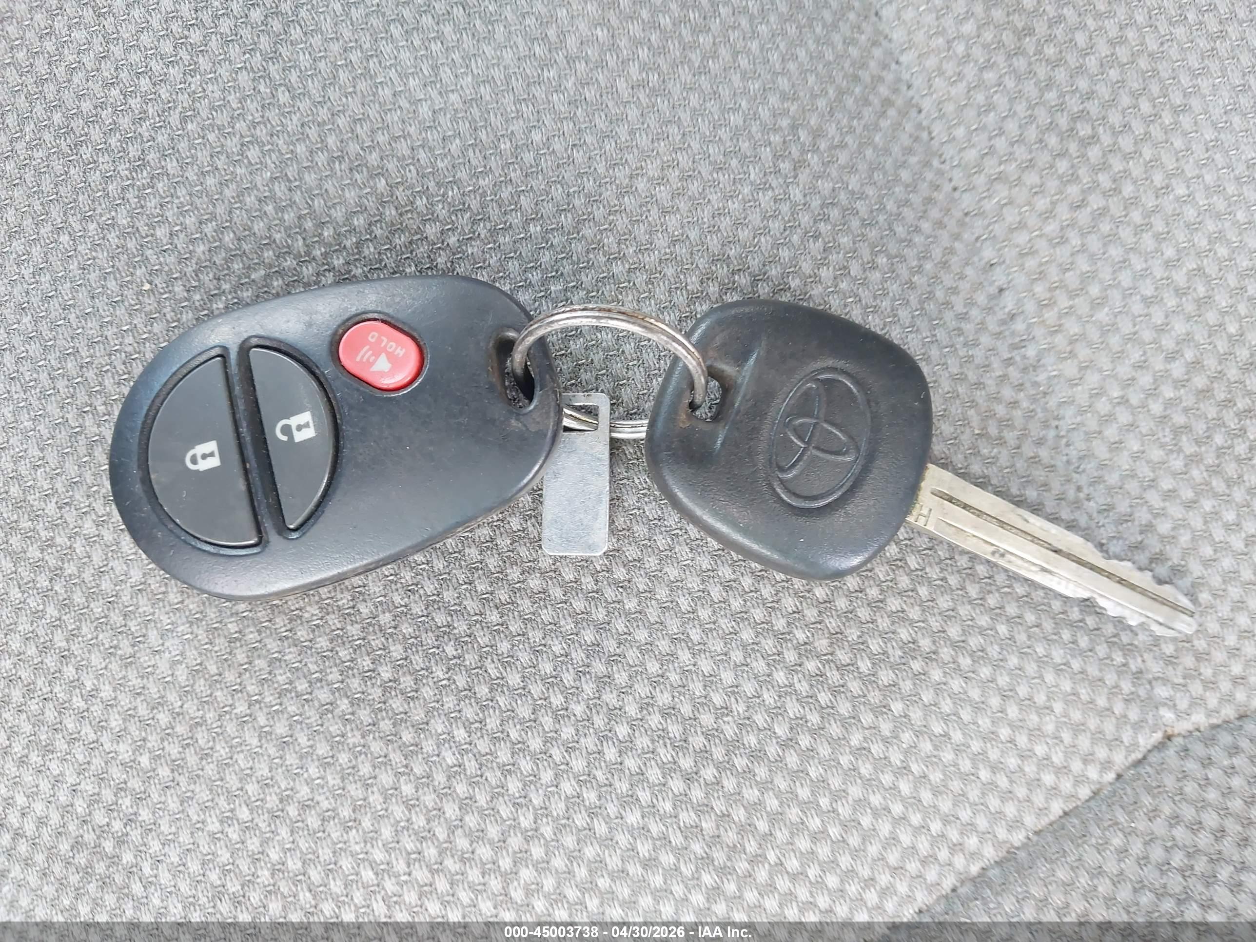 TOYOTA SIENNA image 11